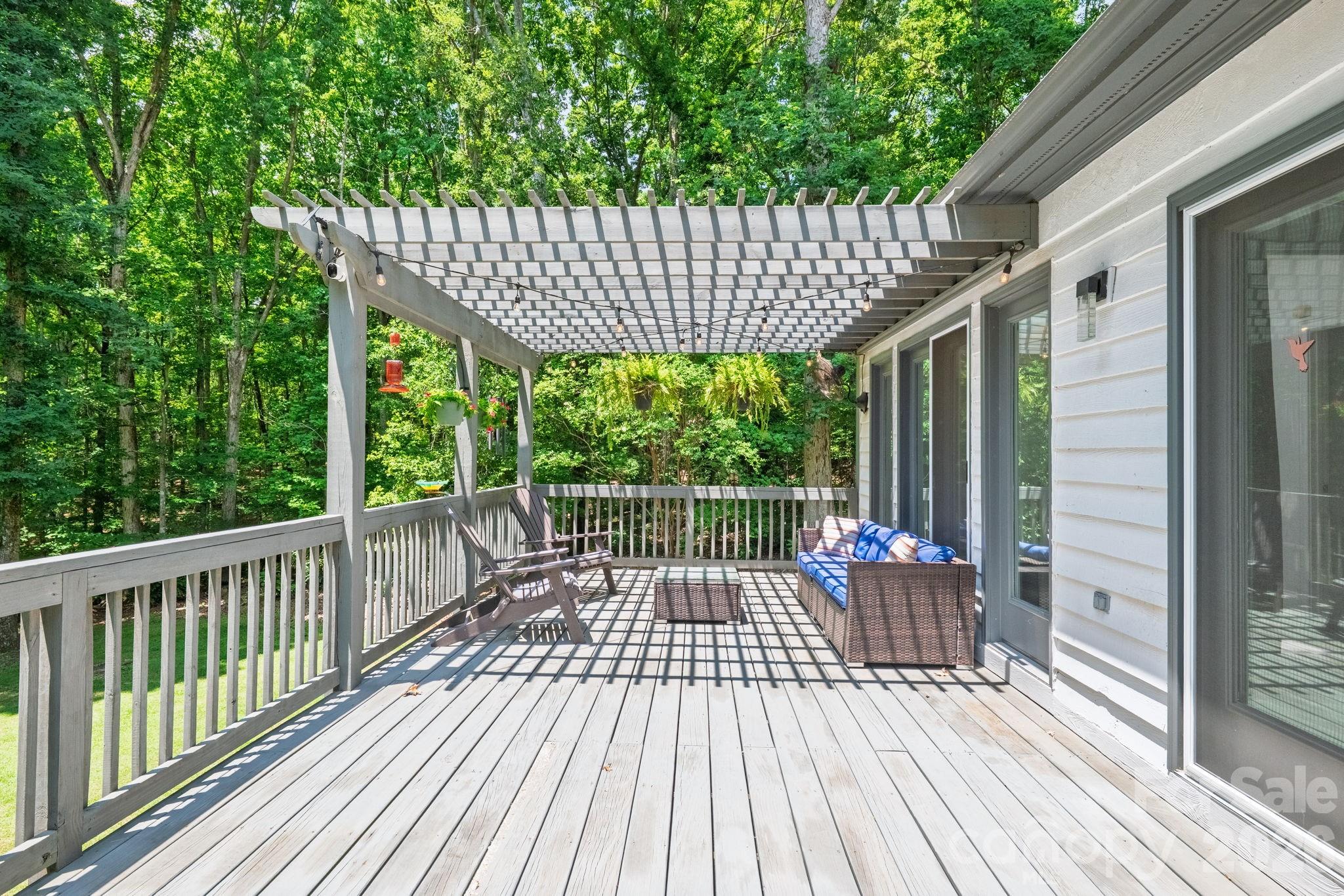 9131 N Pine Hill Lane — Charlotte