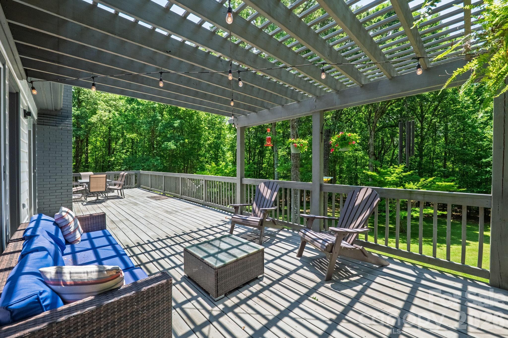 9131 N Pine Hill Lane — Charlotte