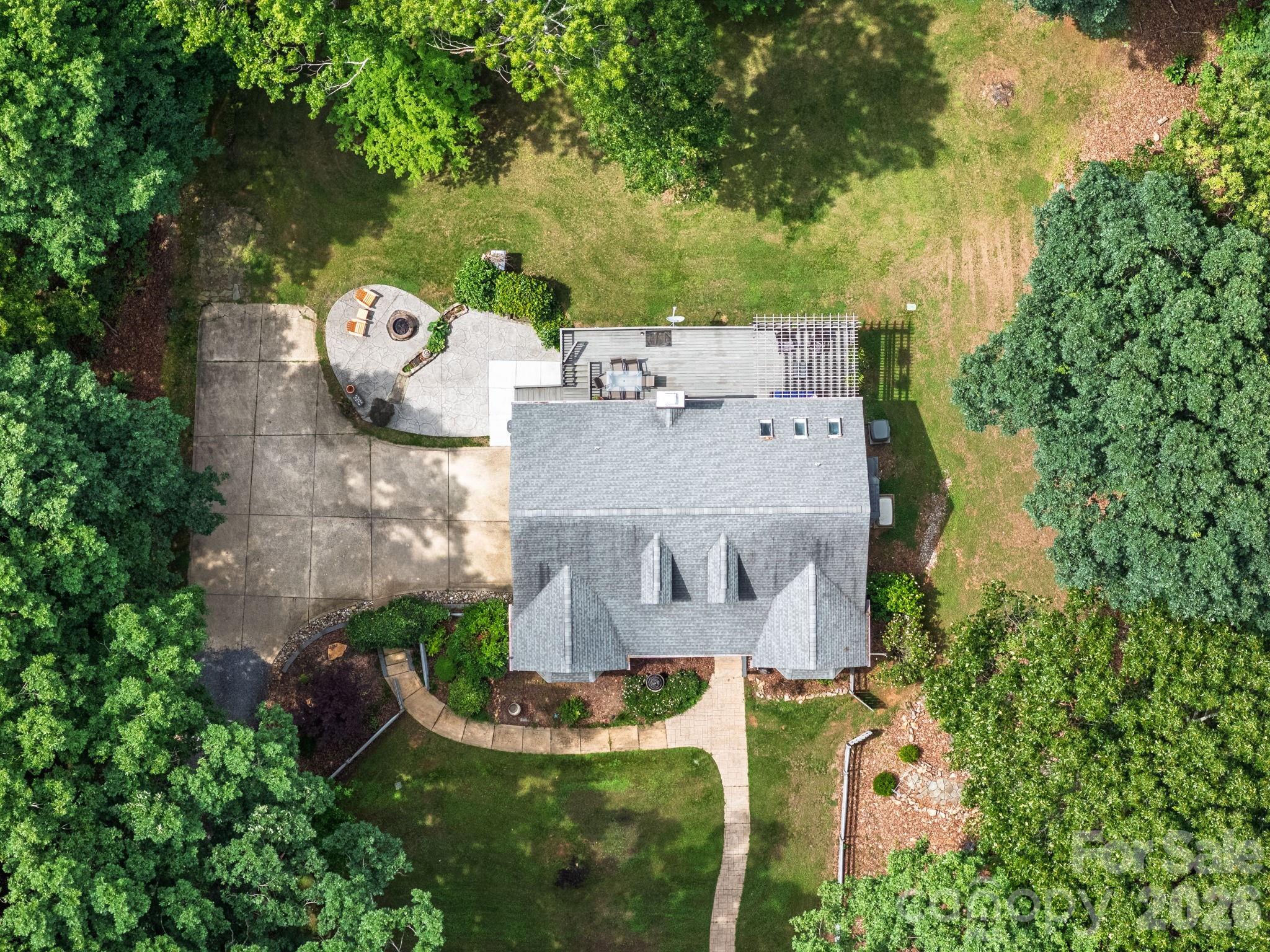 9131 N Pine Hill Lane — Charlotte