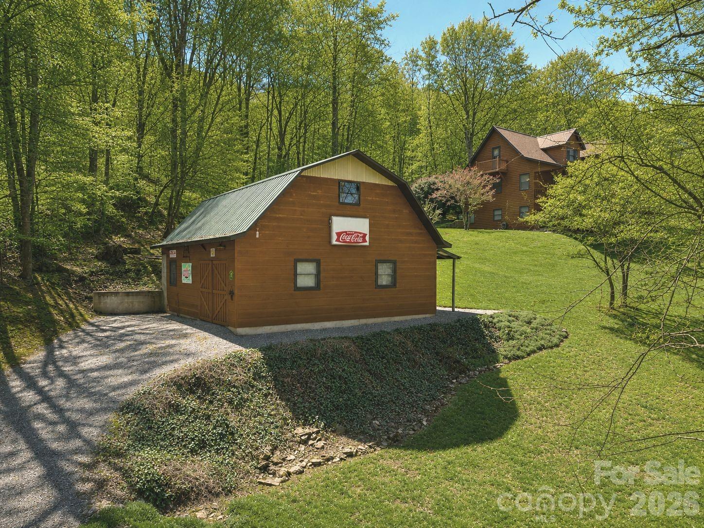 89 Stump Lane — Maggie Valley