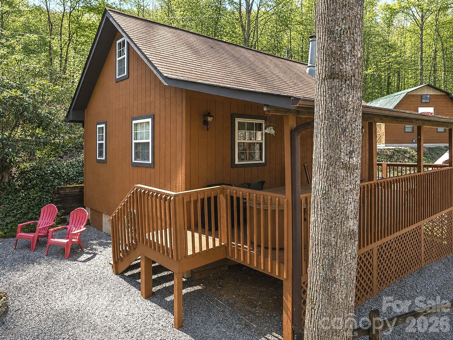 89 Stump Lane — Maggie Valley