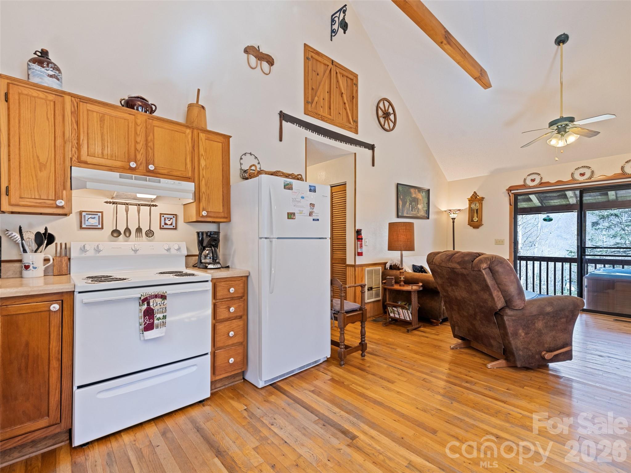 89 Stump Lane — Maggie Valley