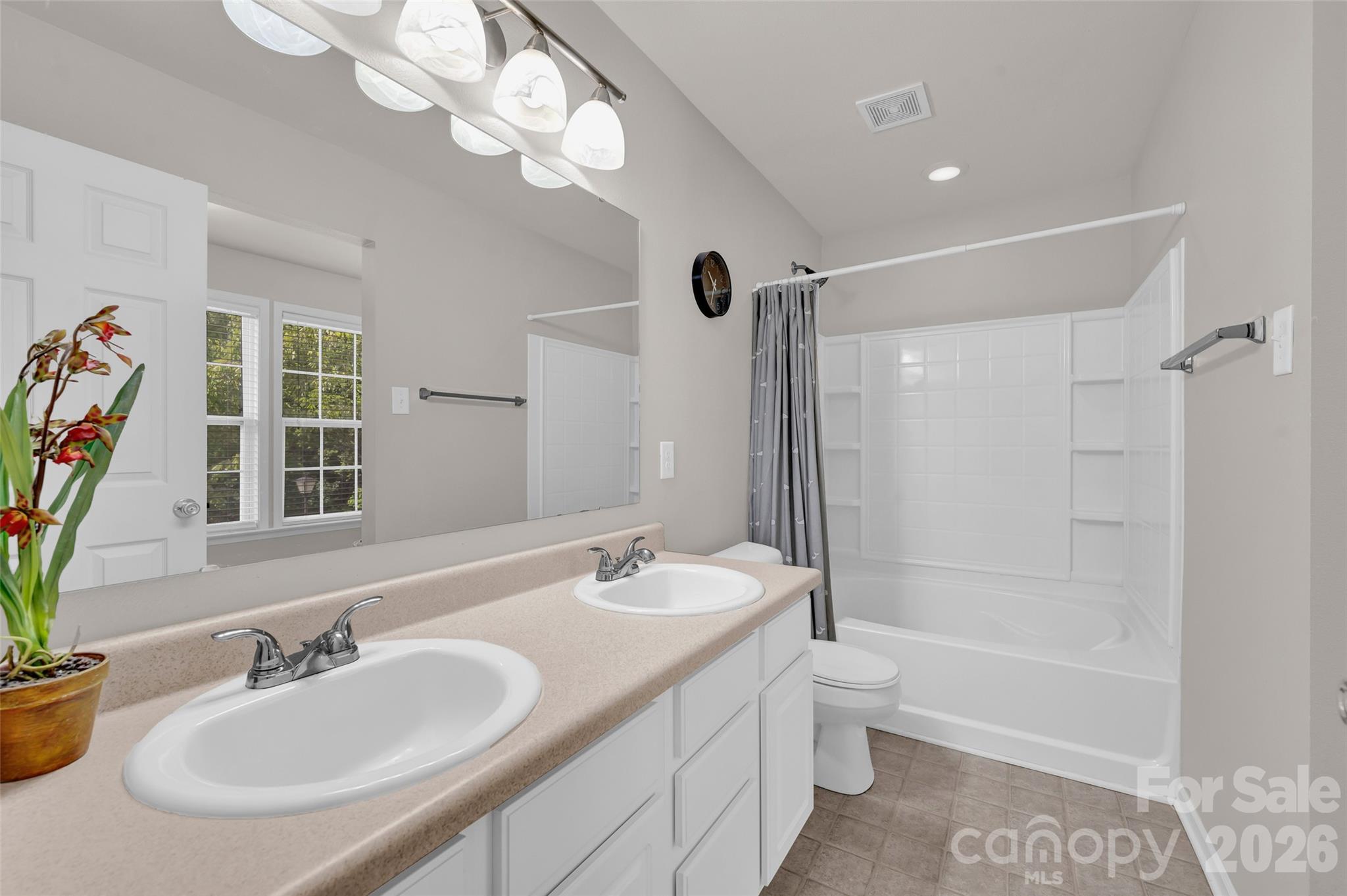 211 Wolf Creek Lane — Statesville