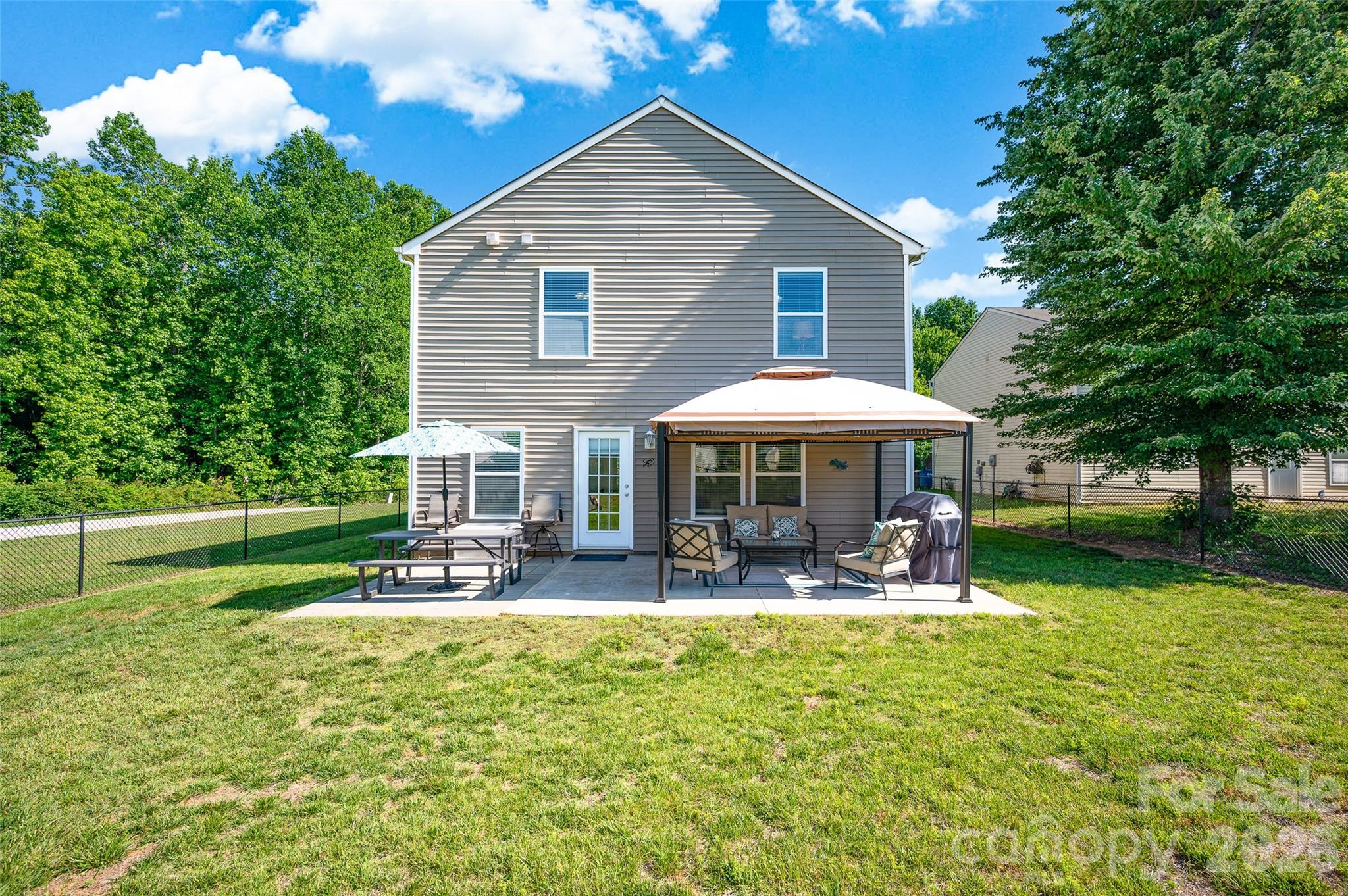 211 Wolf Creek Lane — Statesville