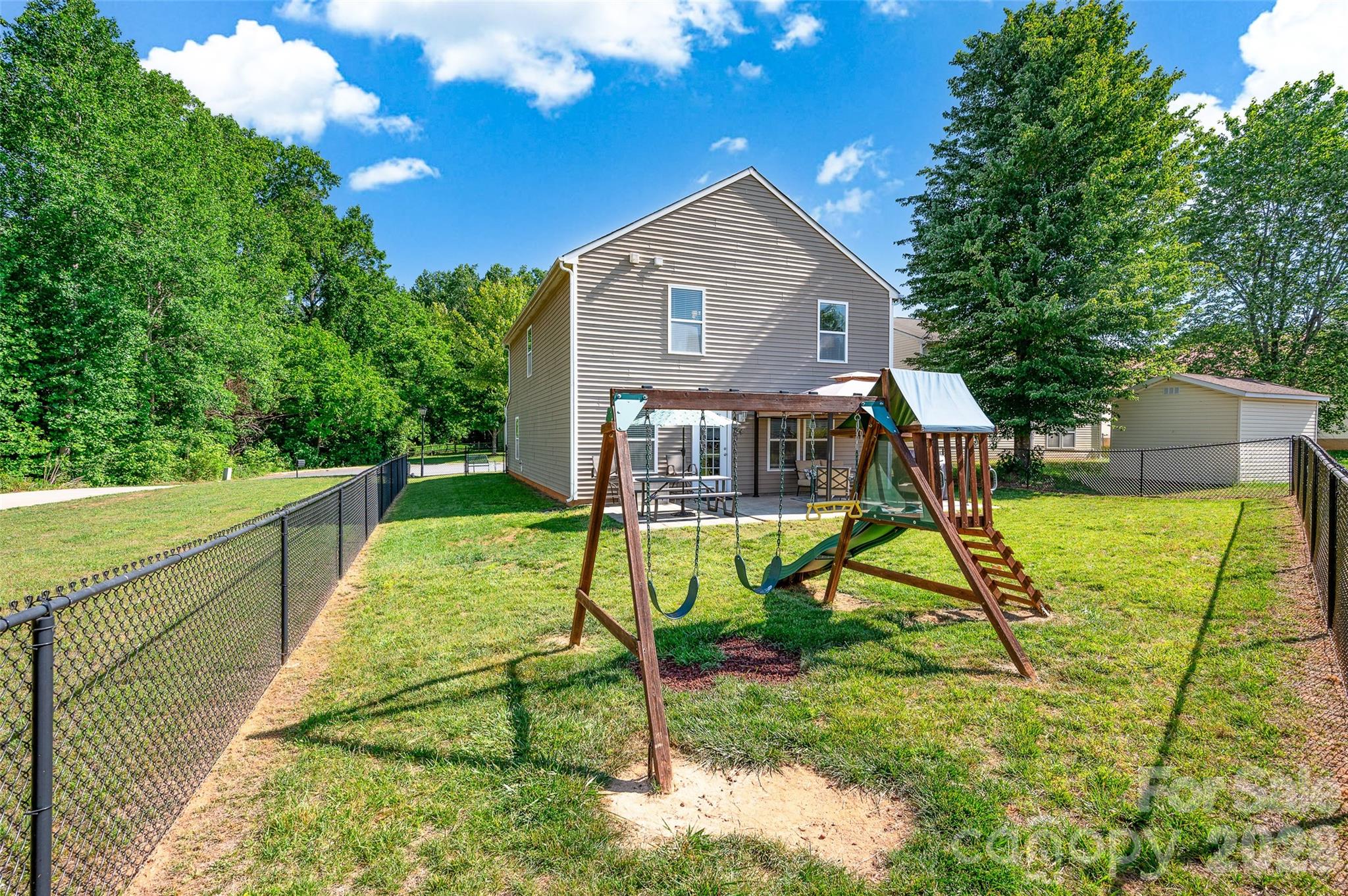 211 Wolf Creek Lane — Statesville