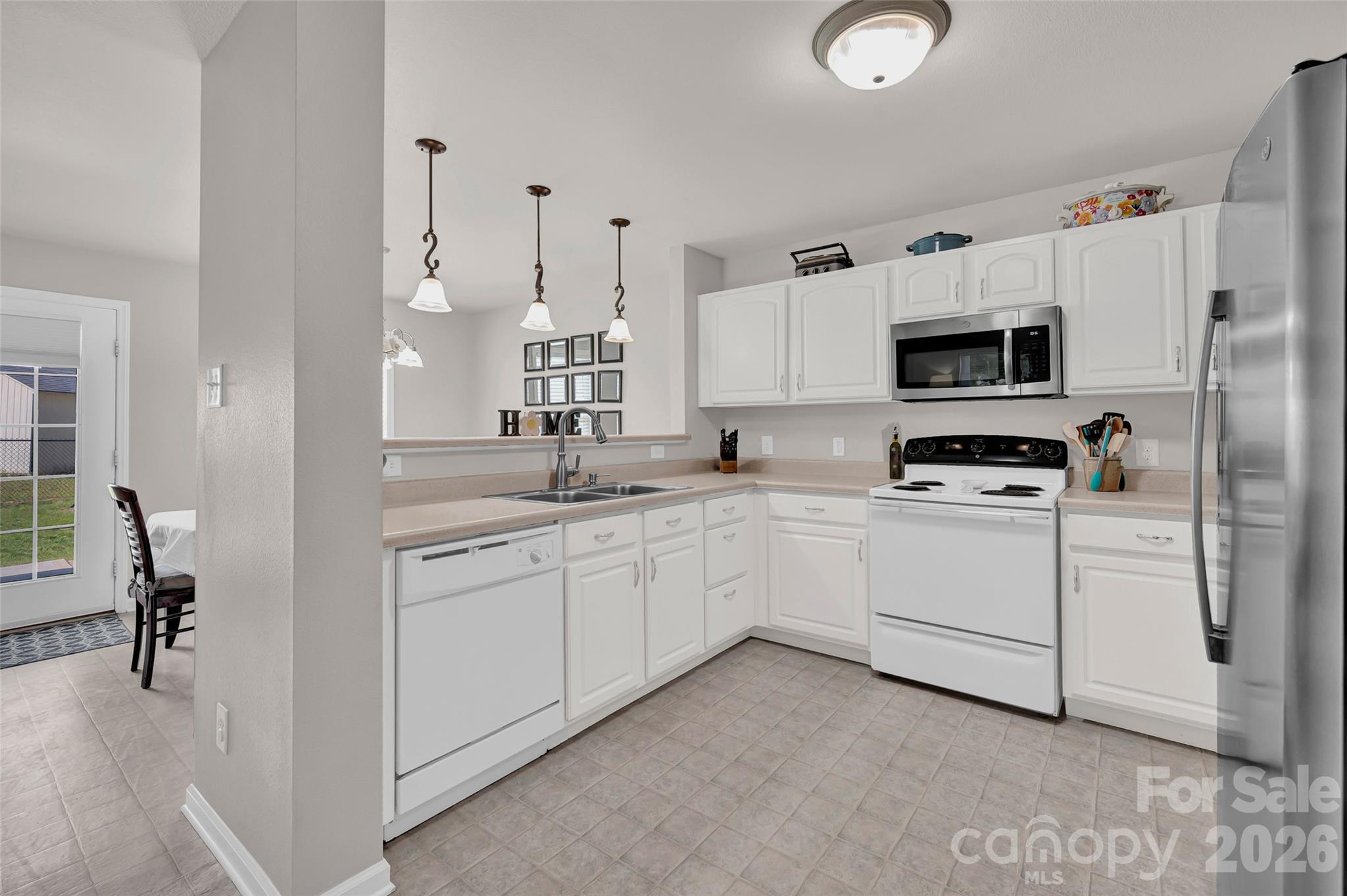 211 Wolf Creek Lane — Statesville
