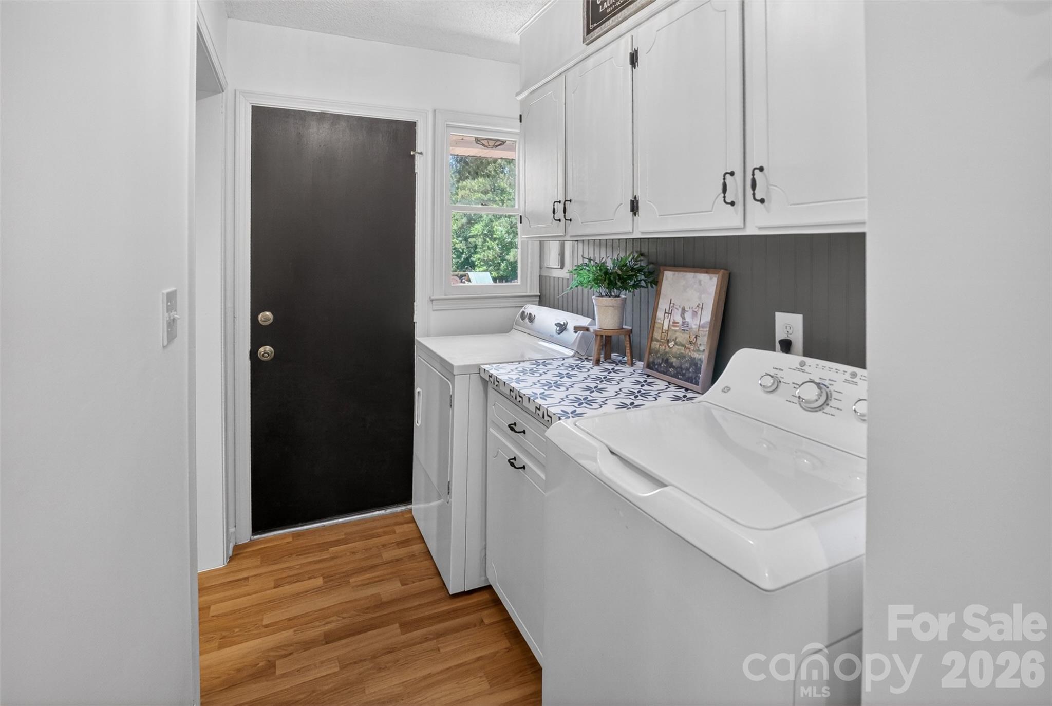 1609 Hall Road — Chester