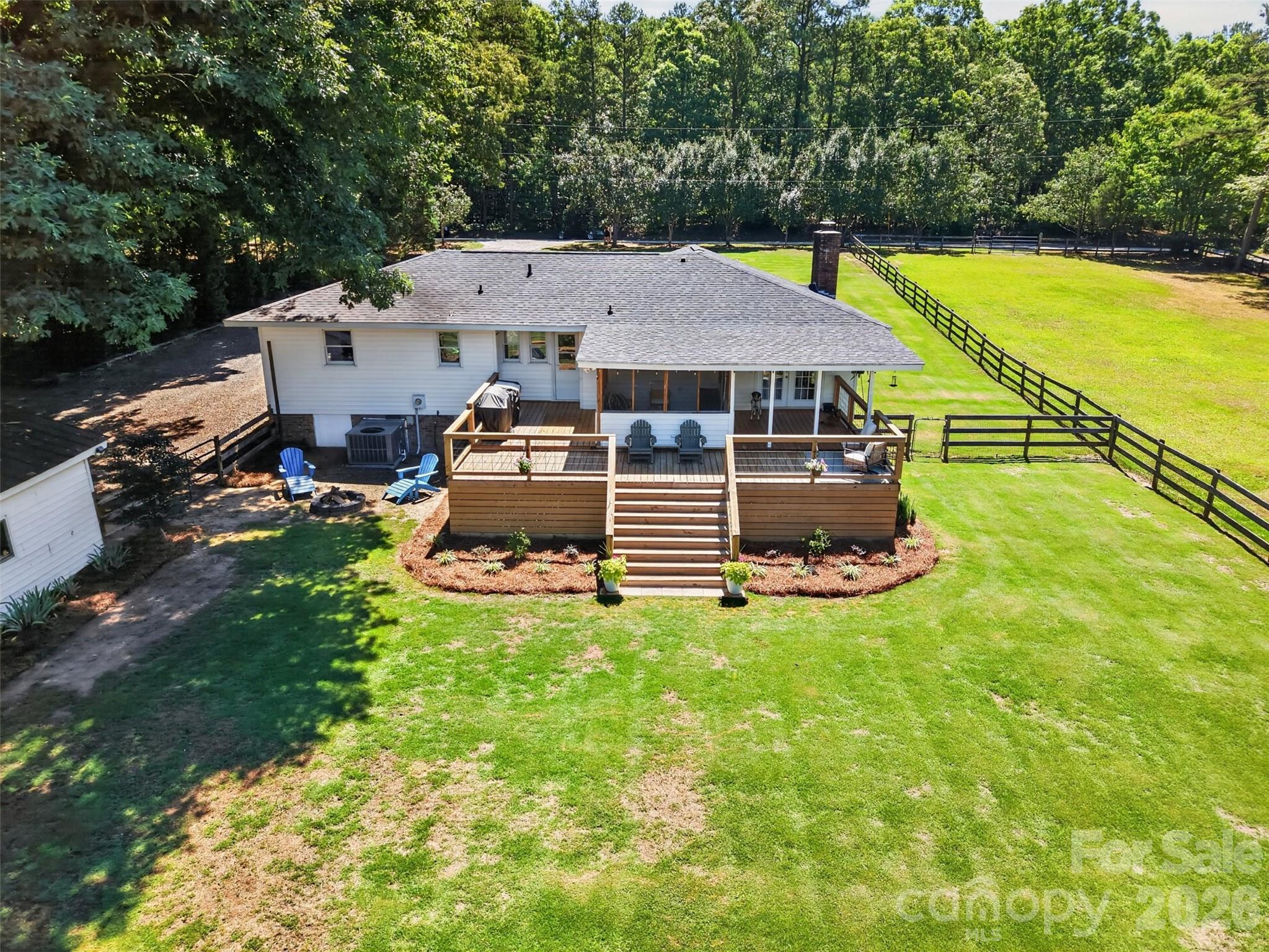1609 Hall Road — Chester