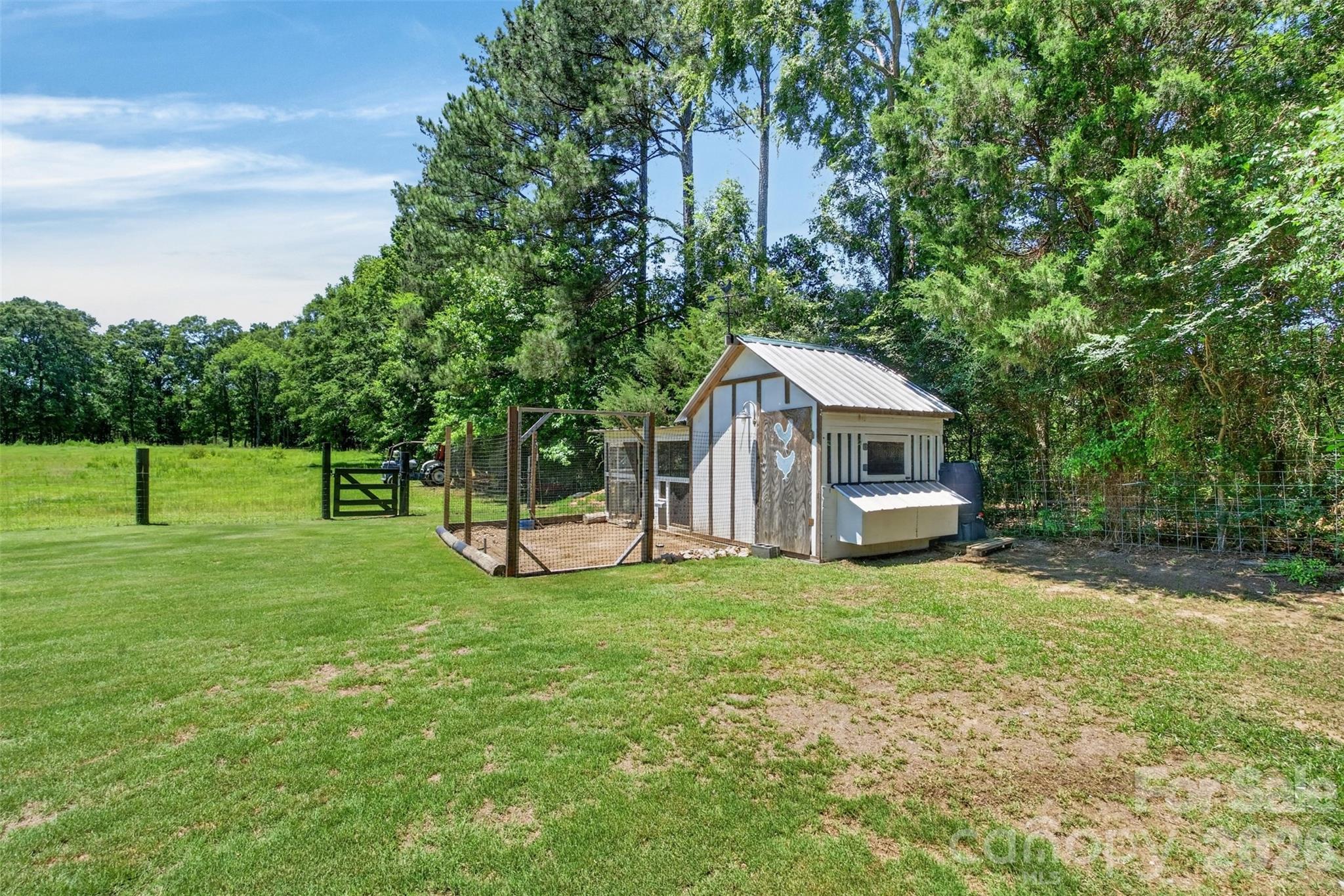 1609 Hall Road — Chester