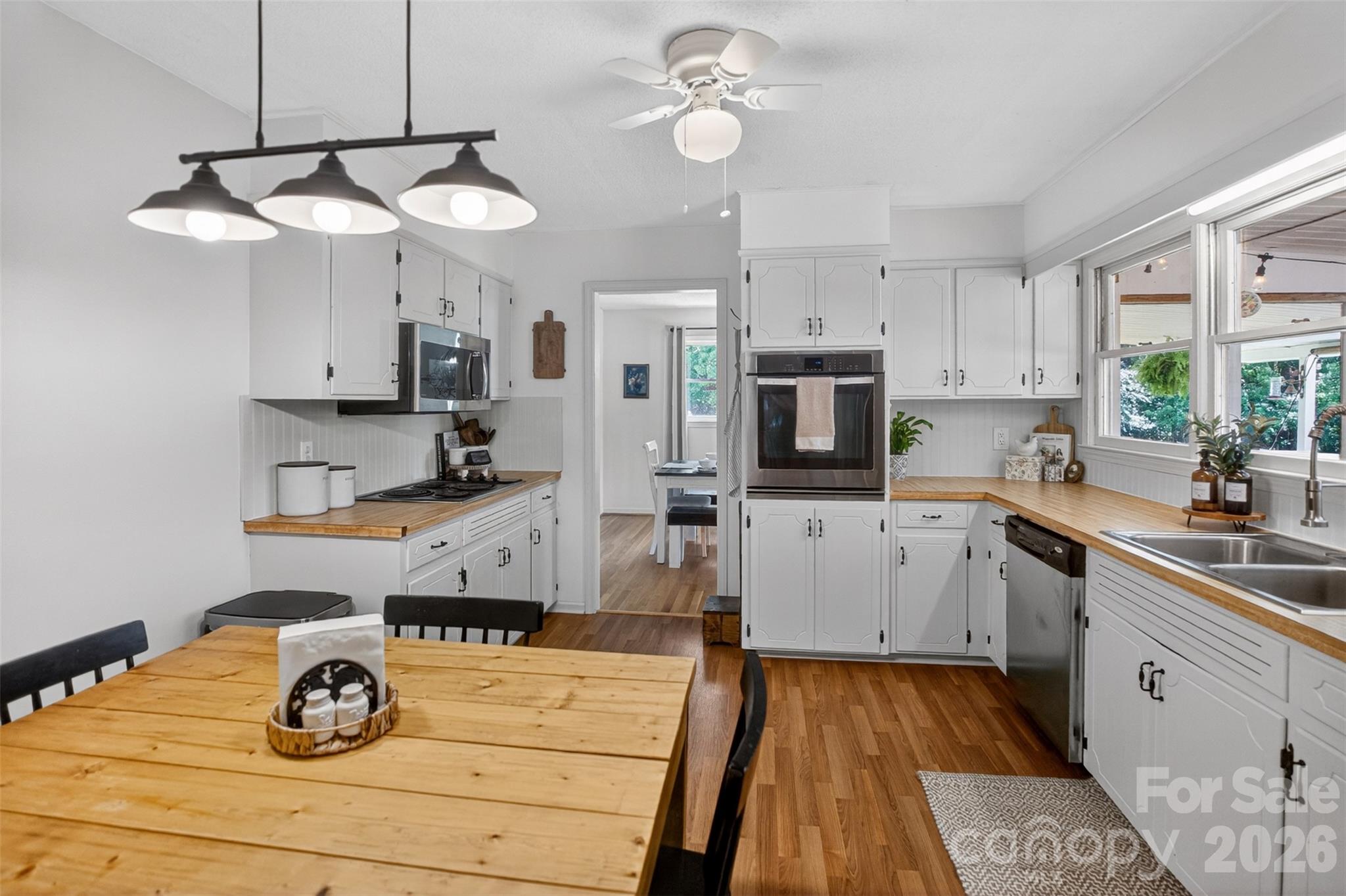 1609 Hall Road — Chester