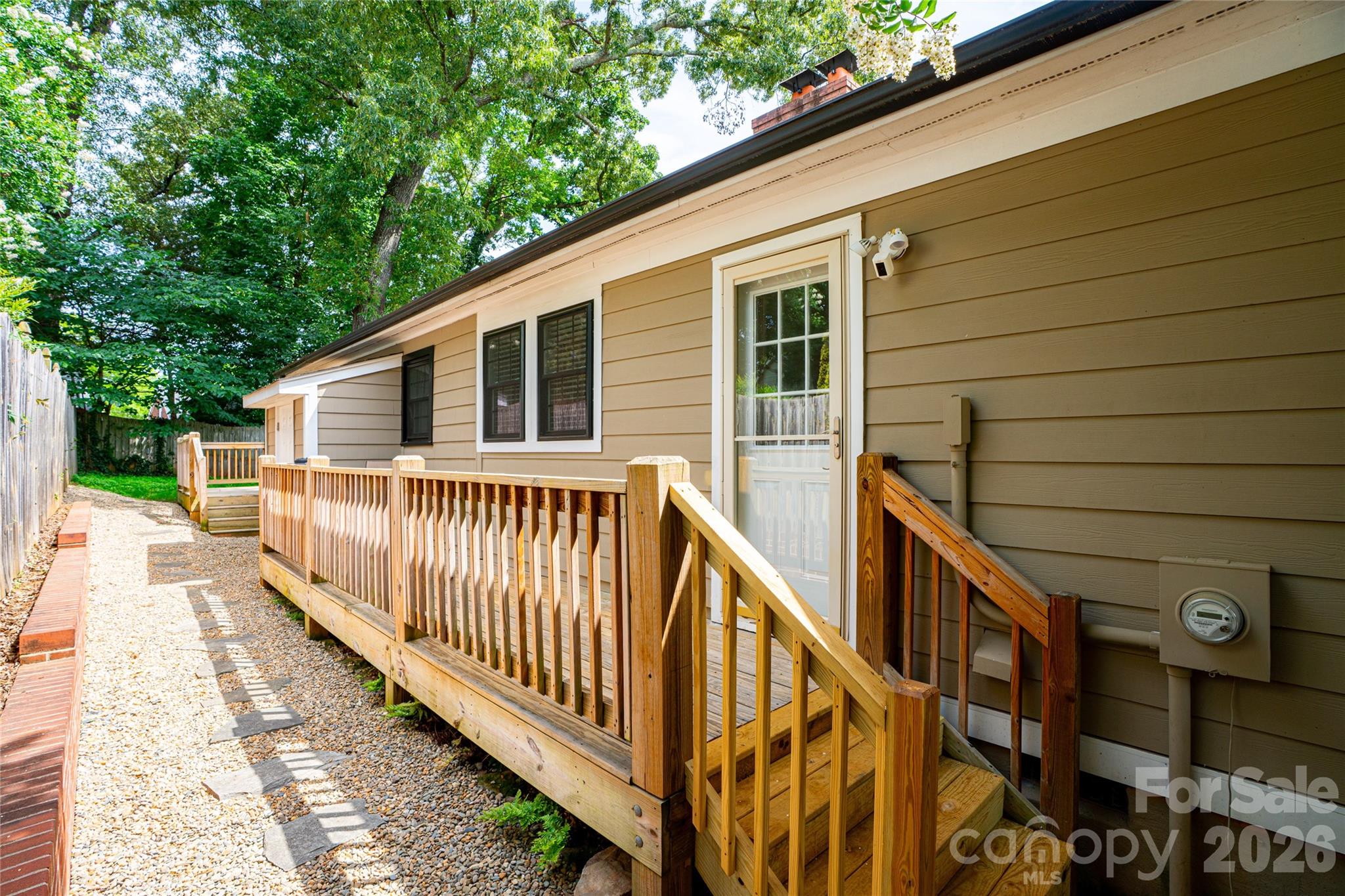 1921 Cumberland Avenue — Charlotte