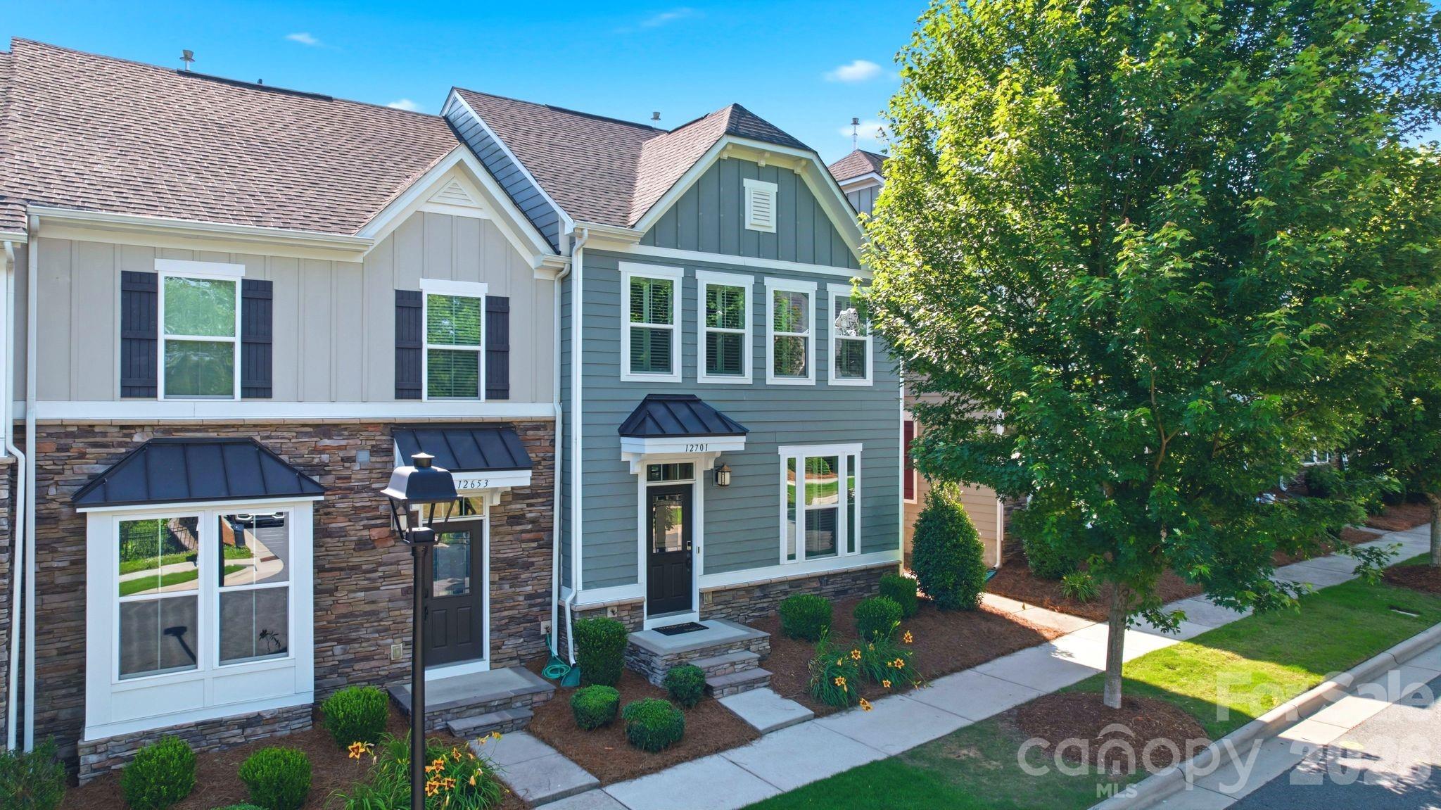12701 Glowing Peak Road — Huntersville