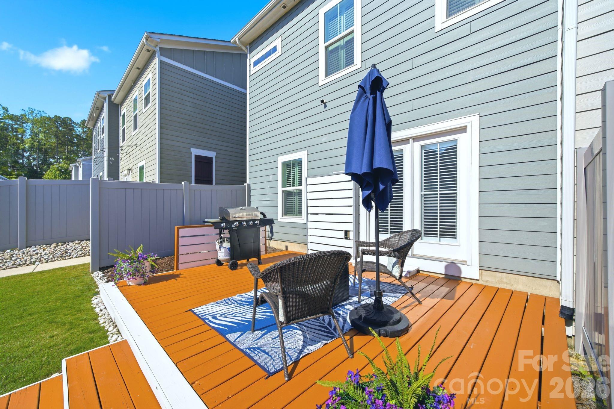 12701 Glowing Peak Road — Huntersville