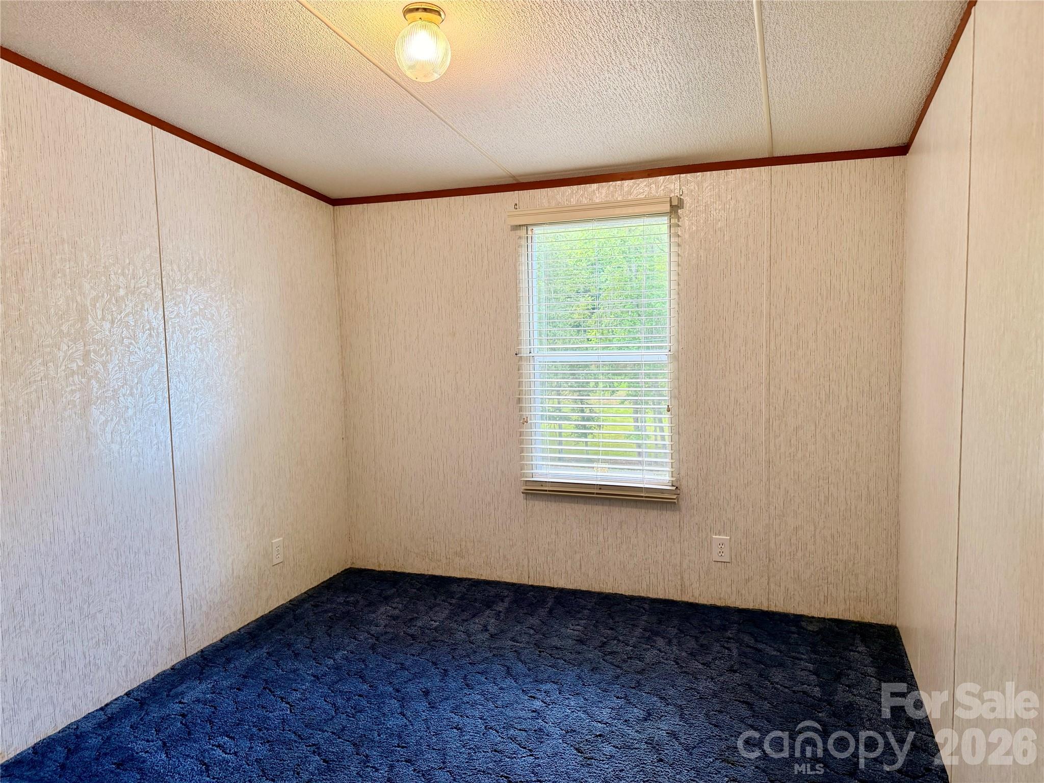 5493 Harris Farm Road — Hickory