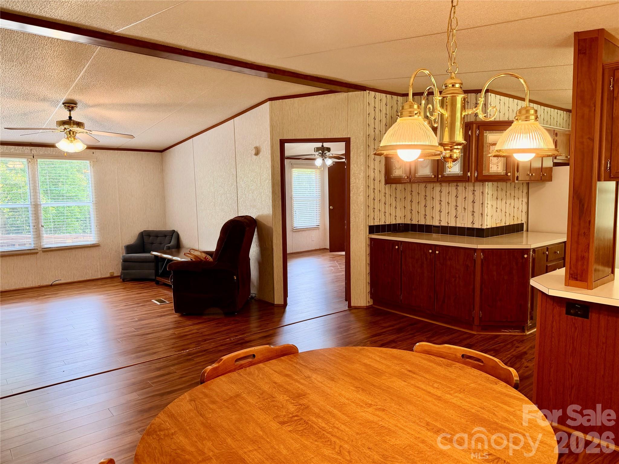 5493 Harris Farm Road — Hickory