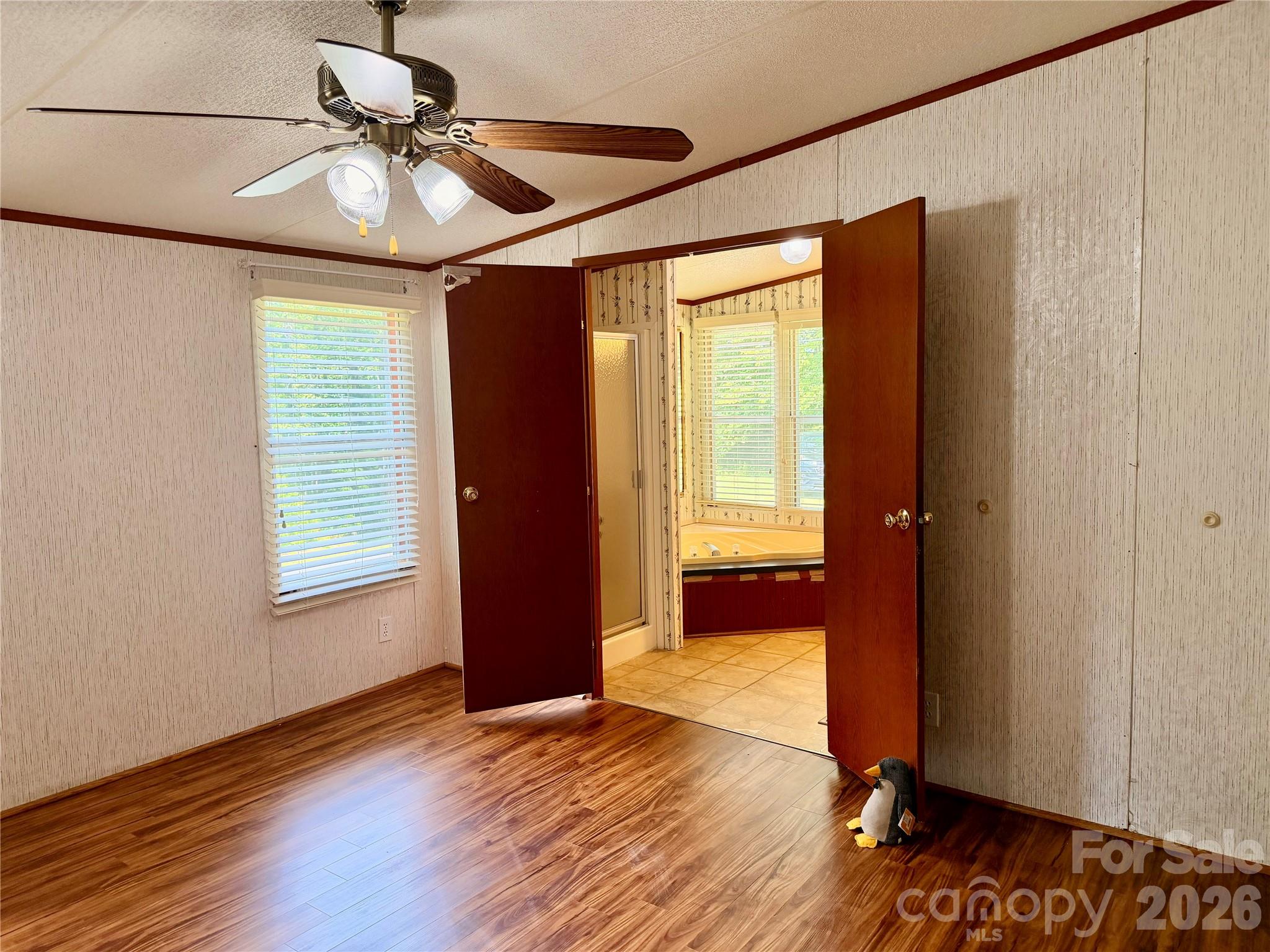 5493 Harris Farm Road — Hickory
