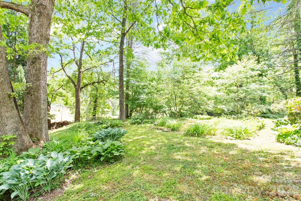 31 Valley Cove Place — Waynesville