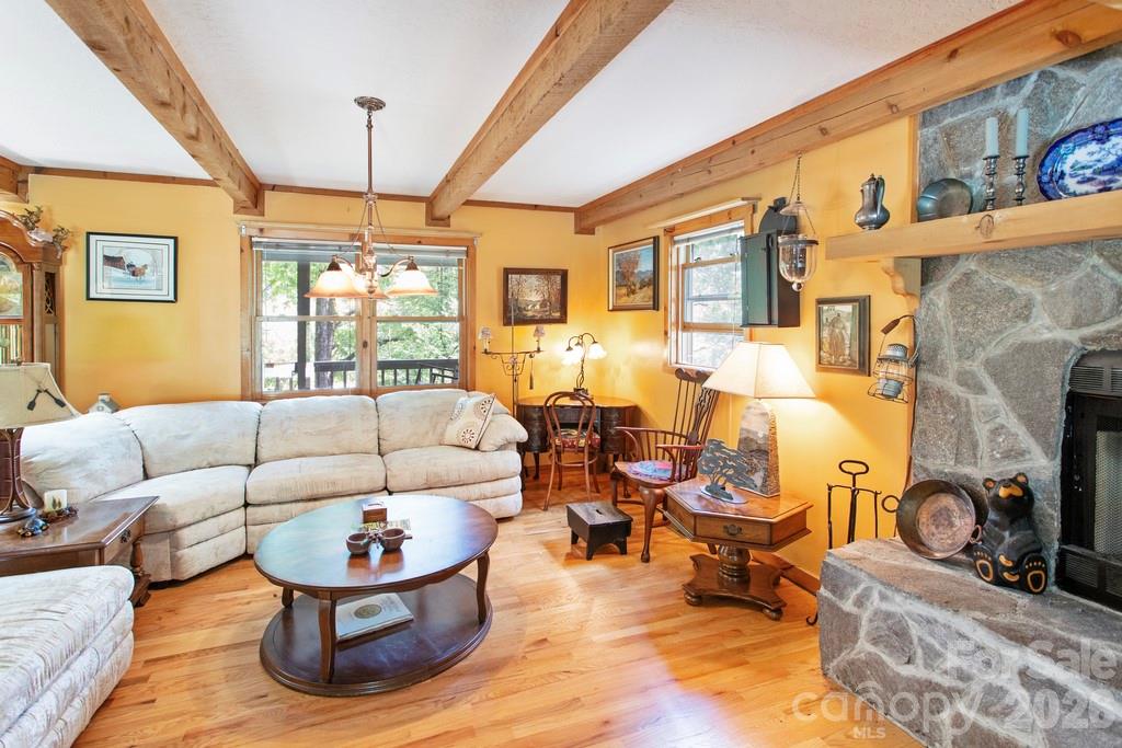 31 Valley Cove Place — Waynesville