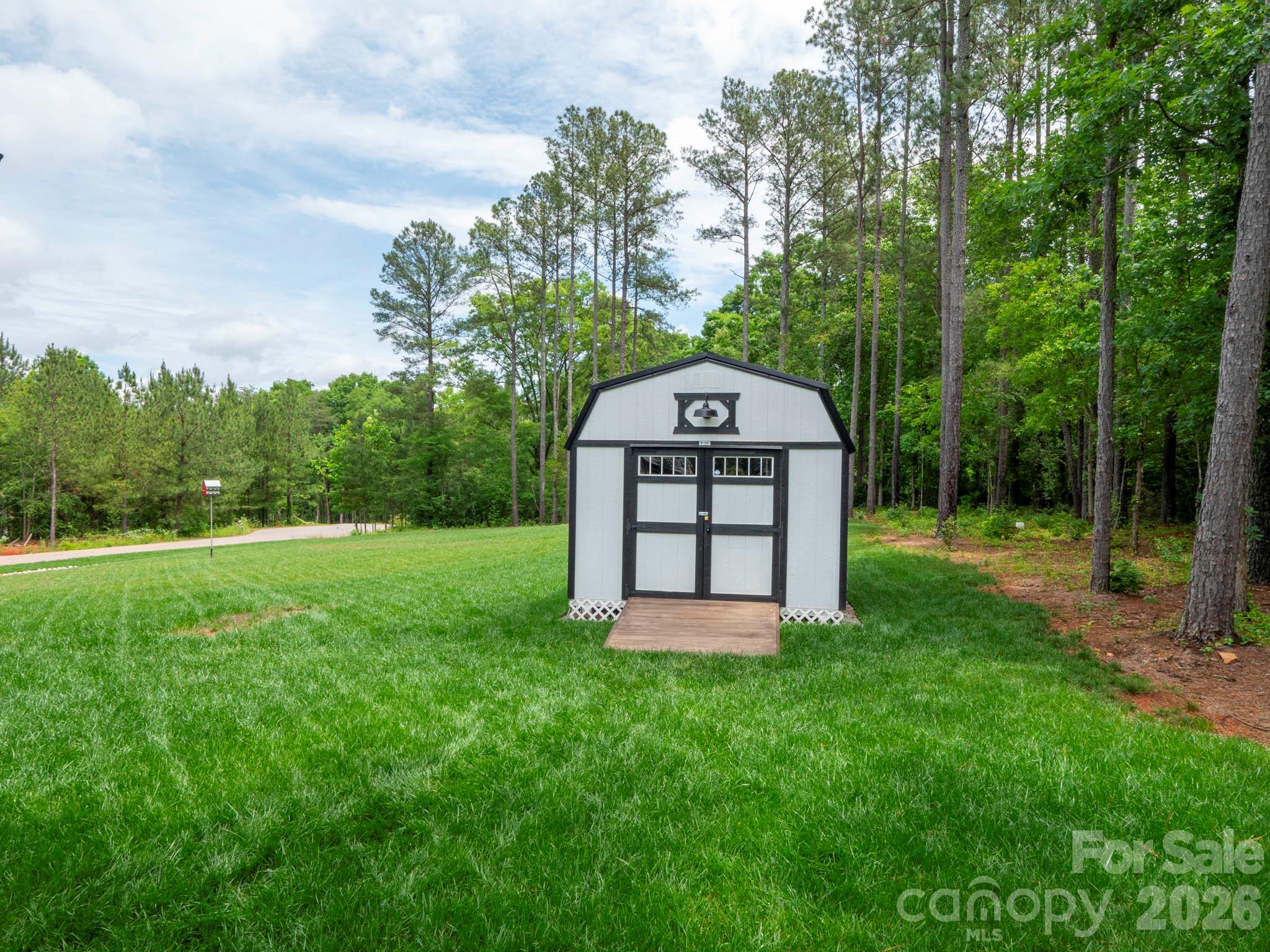 7051 Sparrow Lane — Vale
