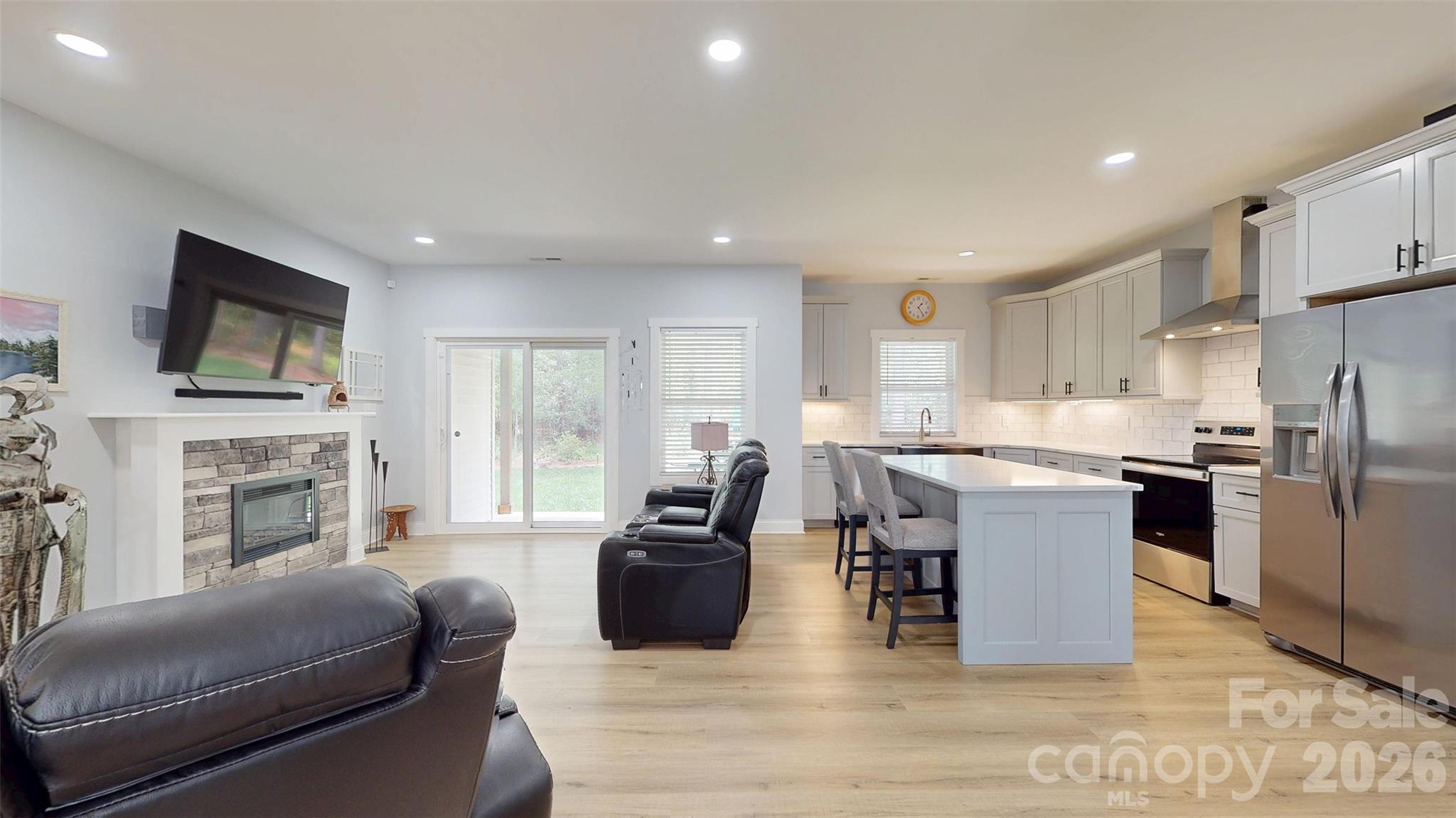 7051 Sparrow Lane — Vale