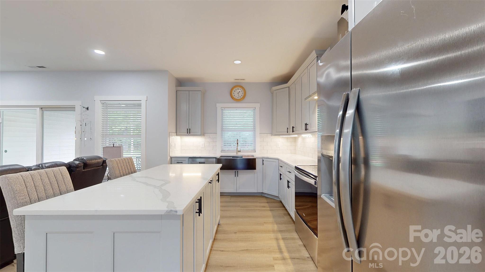 7051 Sparrow Lane — Vale