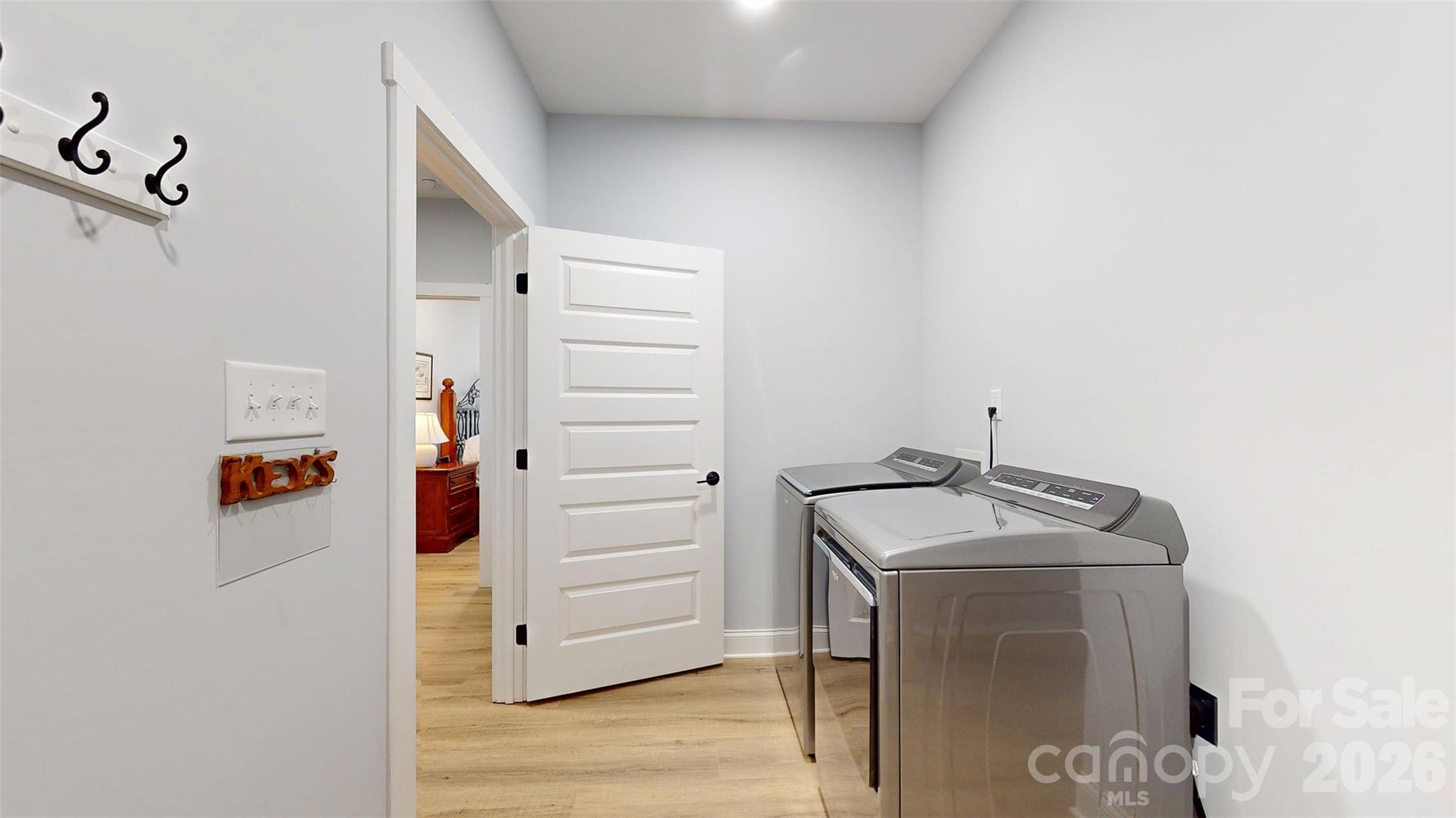 7051 Sparrow Lane — Vale
