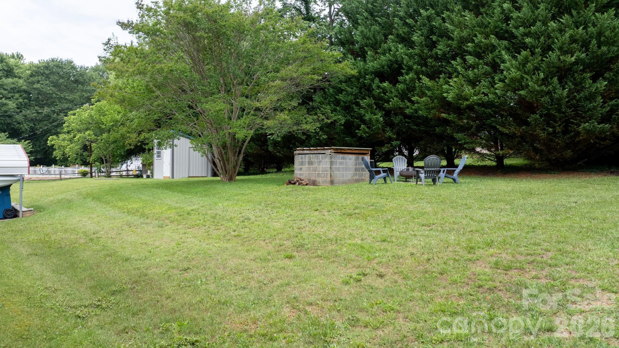 1423 16th Avenue NE — Hickory