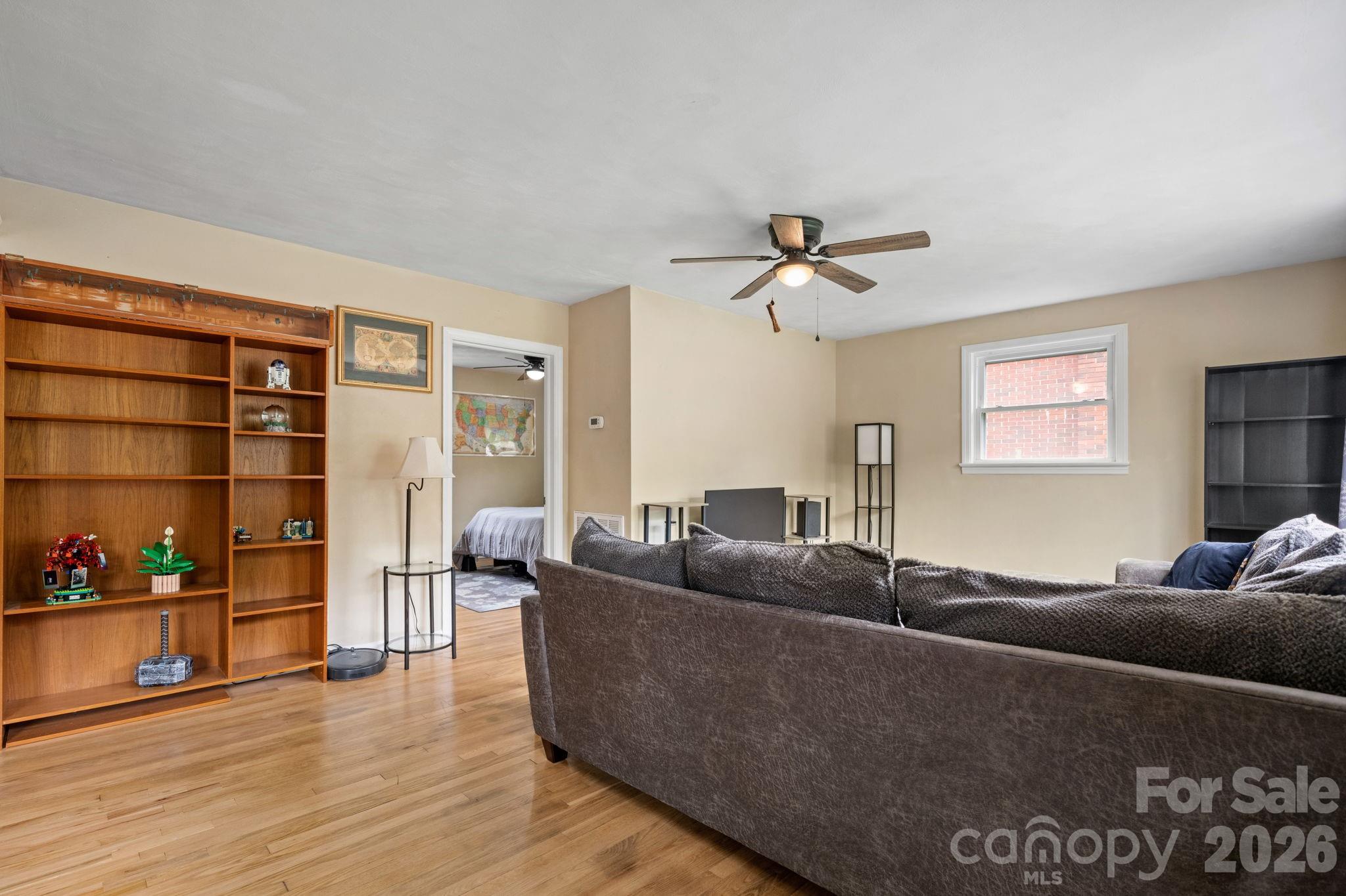 1423 16th Avenue NE — Hickory