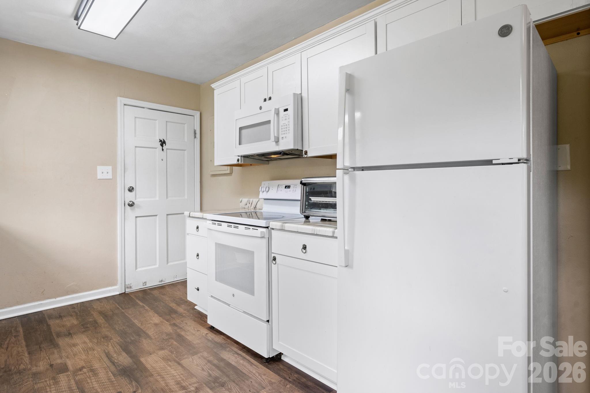 1423 16th Avenue NE — Hickory