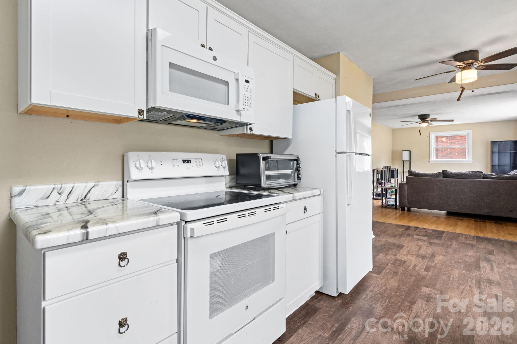 1423 16th Avenue NE — Hickory