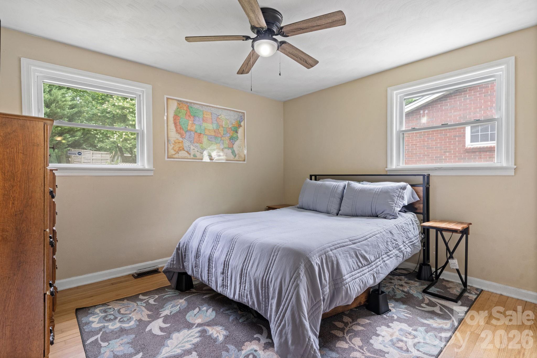 1423 16th Avenue NE — Hickory