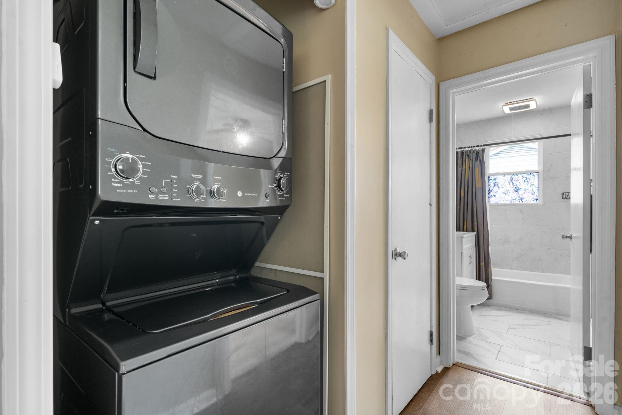 1423 16th Avenue NE — Hickory