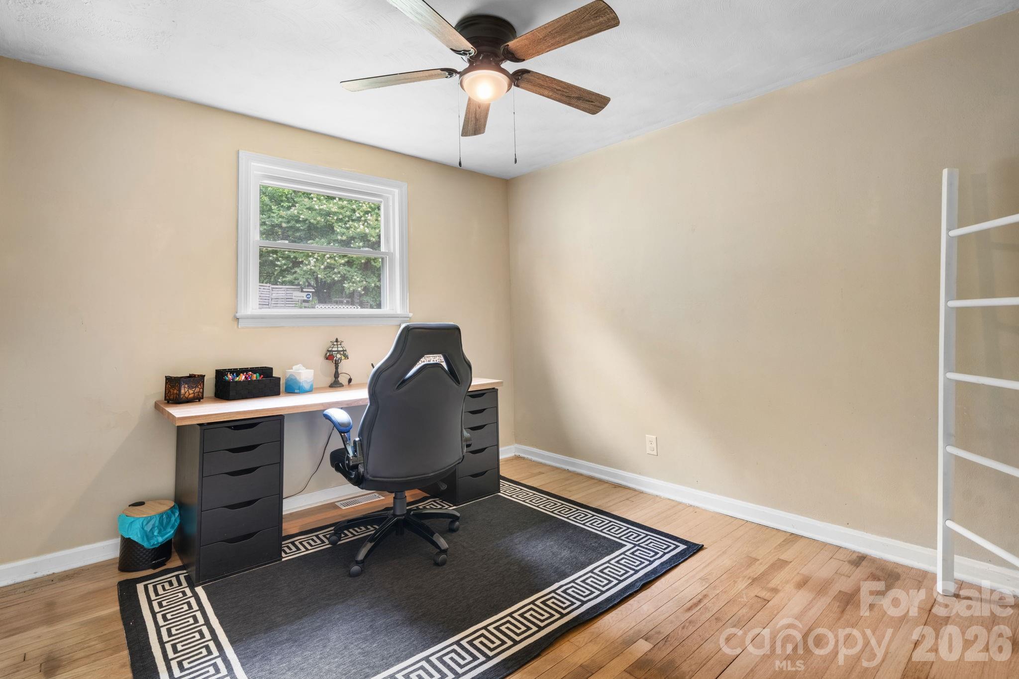 1423 16th Avenue NE — Hickory