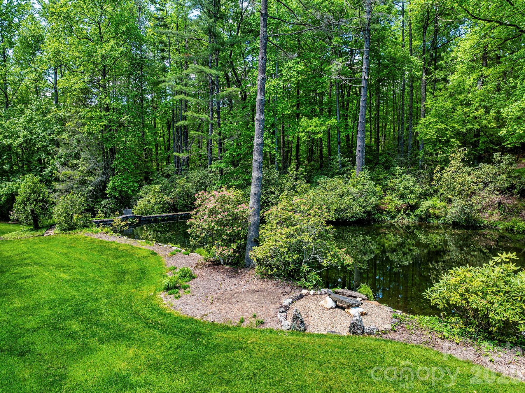 1213 Bull Pen Road — Cashiers