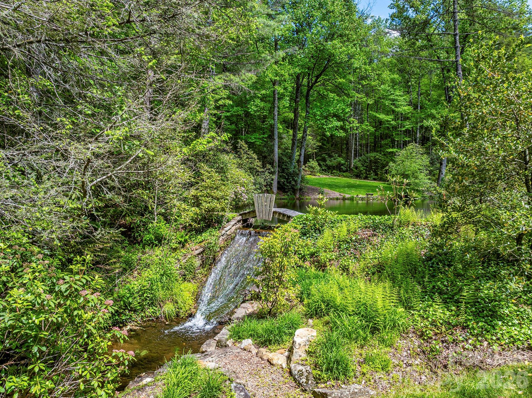 1213 Bull Pen Road — Cashiers