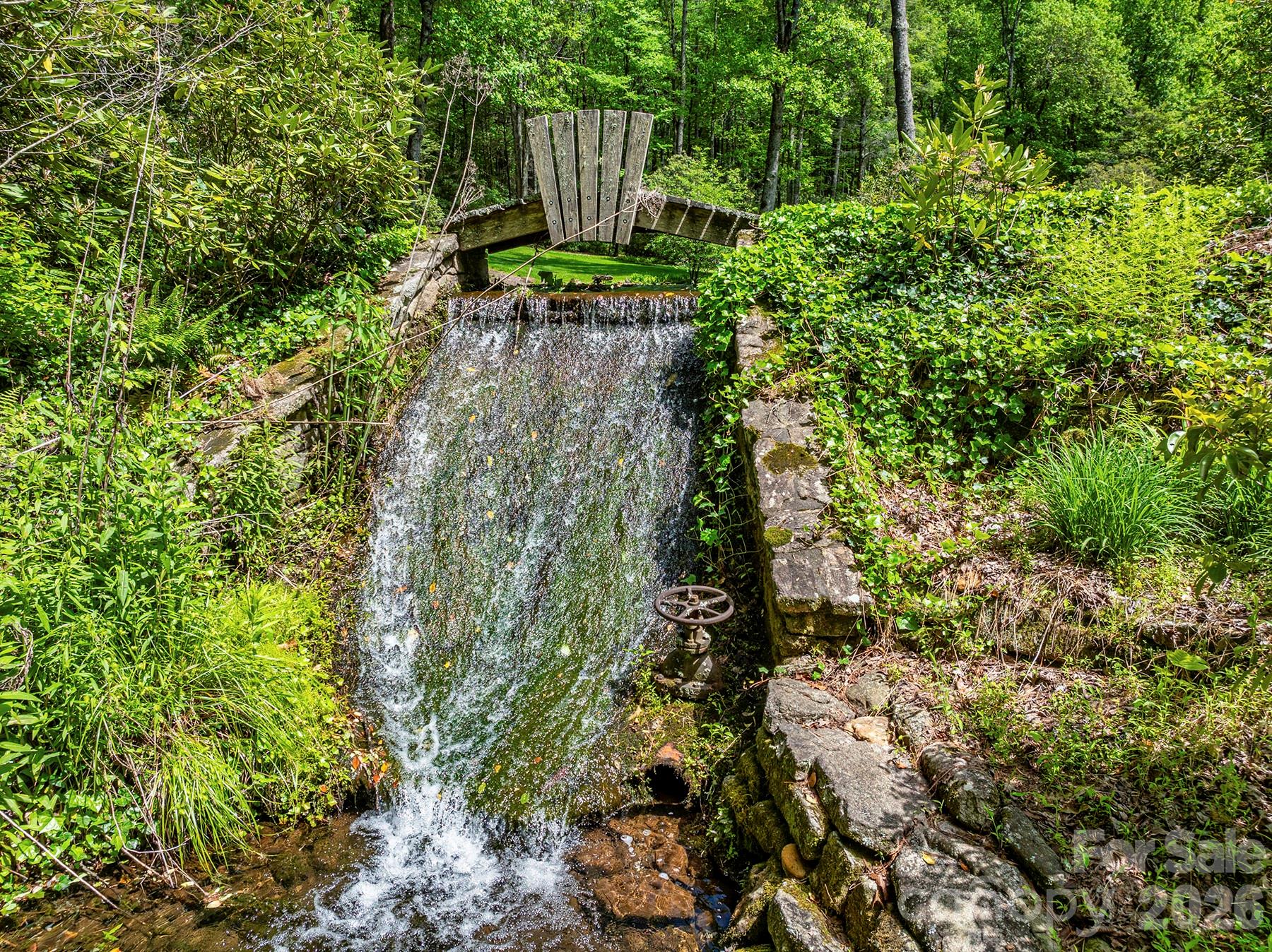 1213 Bull Pen Road — Cashiers