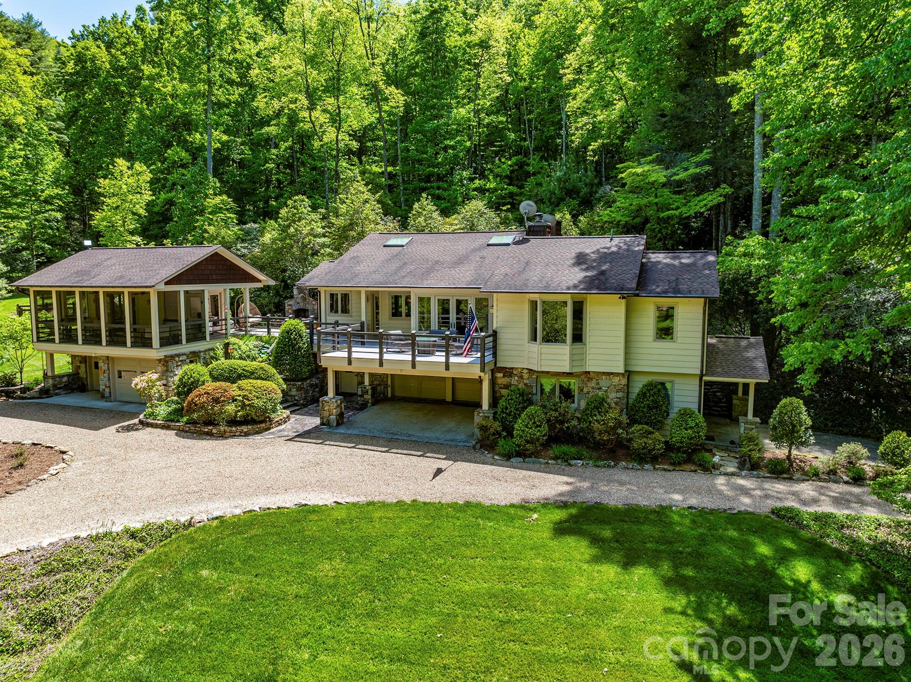 1213 Bull Pen Road — Cashiers