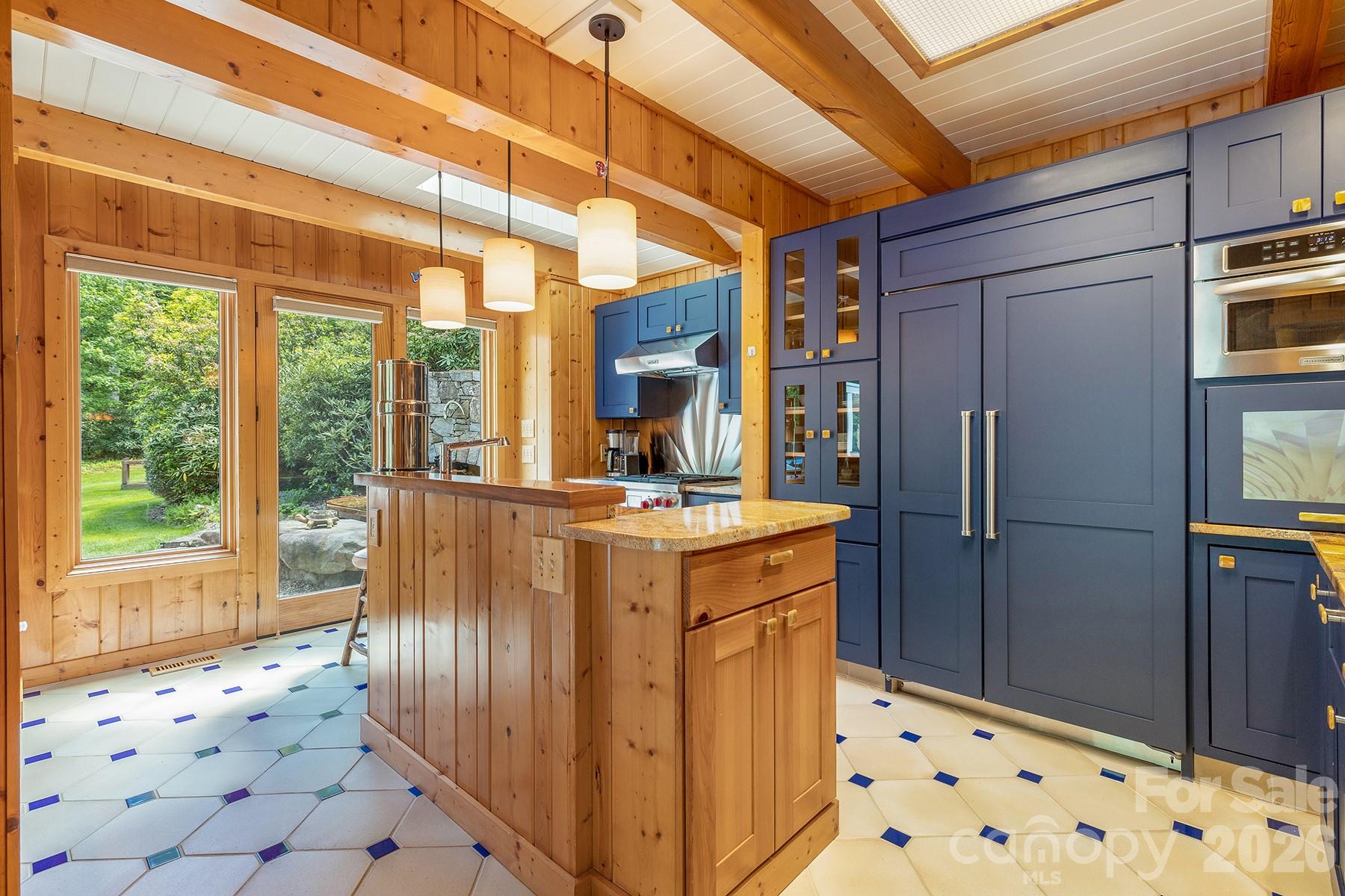 1213 Bull Pen Road — Cashiers