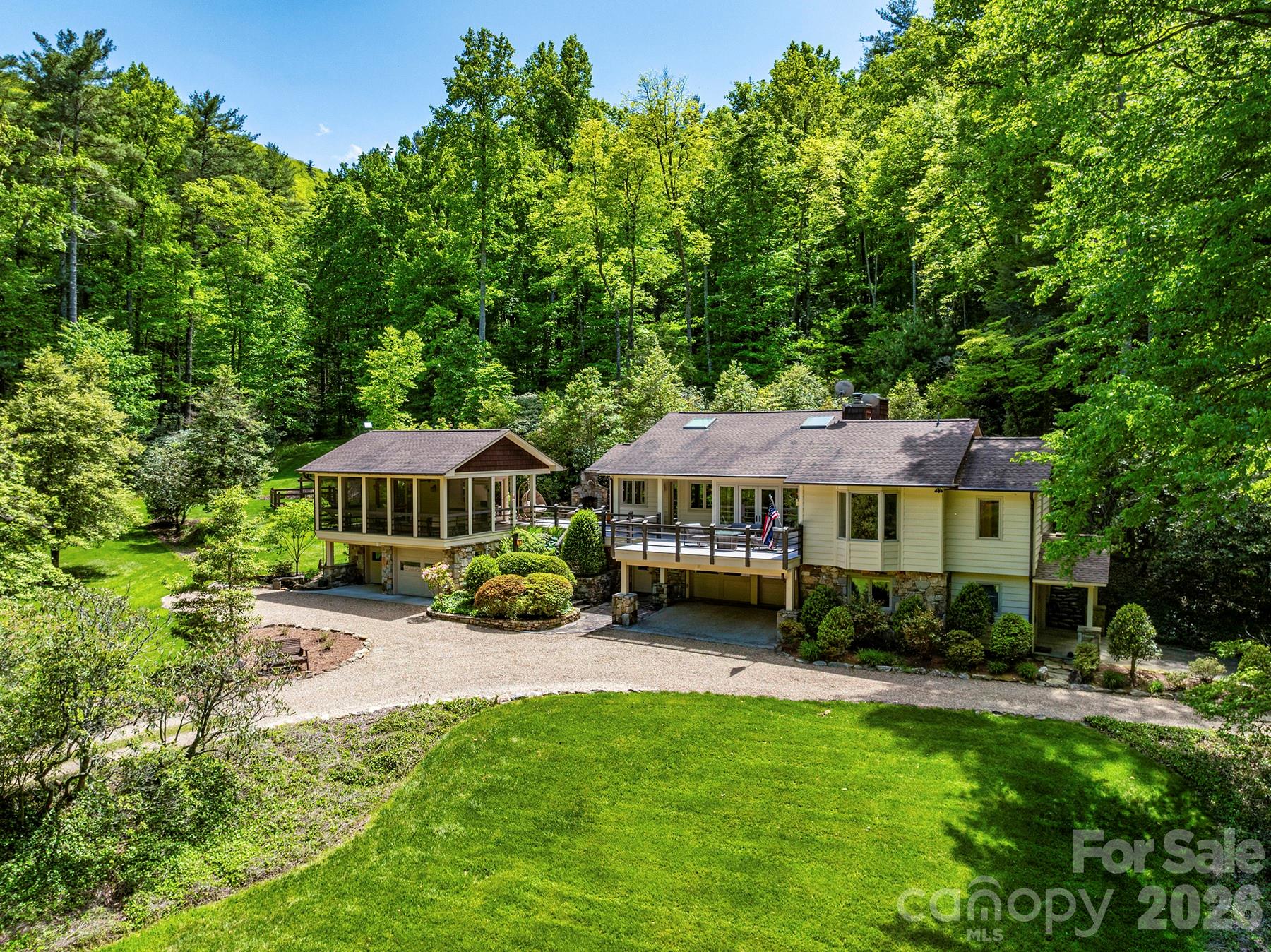 1213 Bull Pen Road — Cashiers