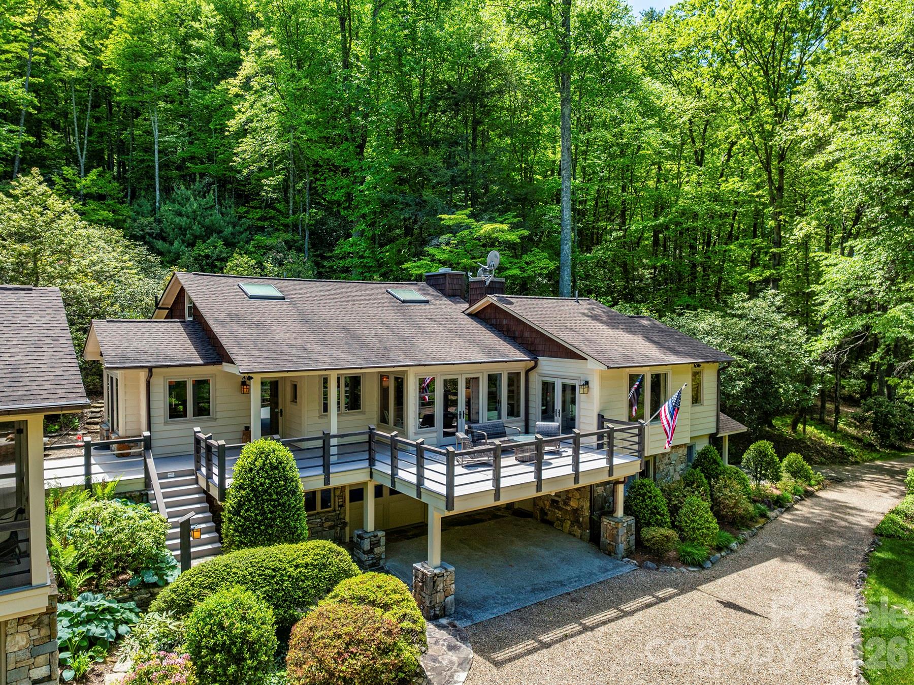 1213 Bull Pen Road — Cashiers