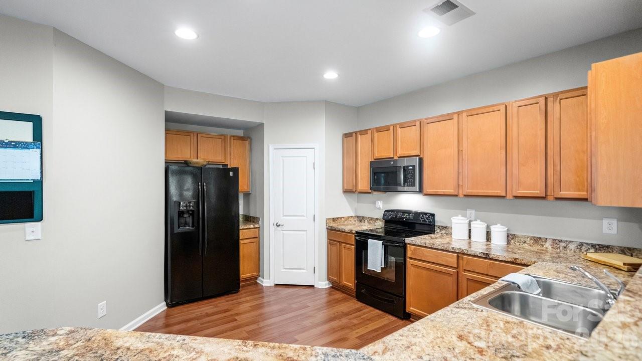 208 Glenn Allen Road — Mooresville