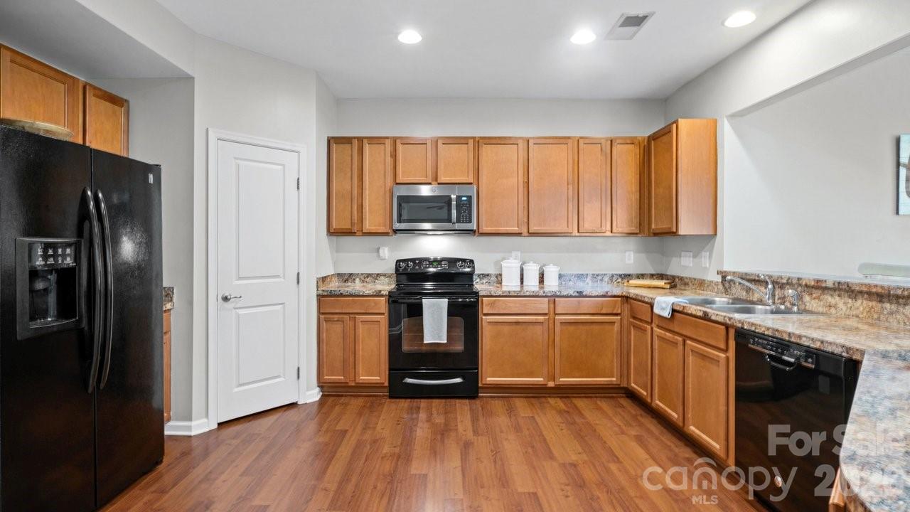 208 Glenn Allen Road — Mooresville