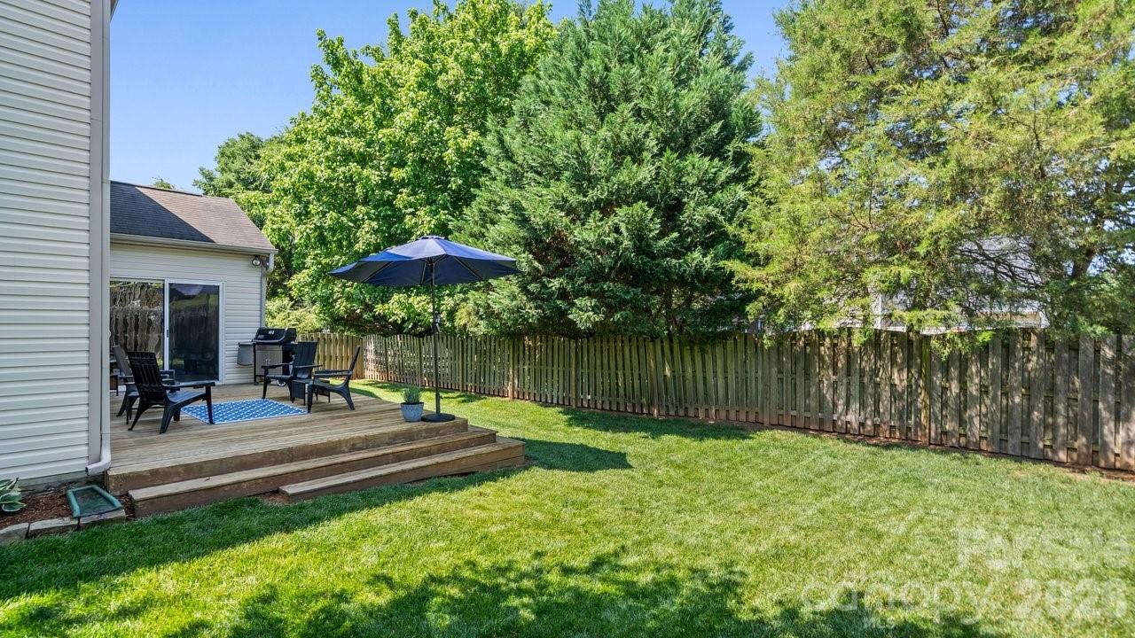 208 Glenn Allen Road — Mooresville