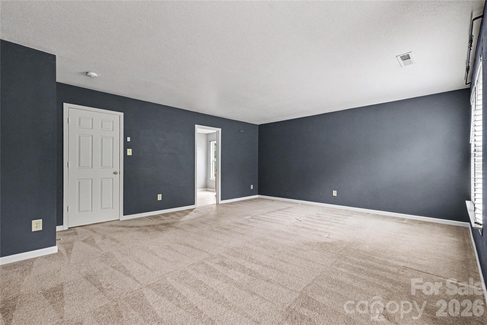 3800 Shasta Circle — Clover