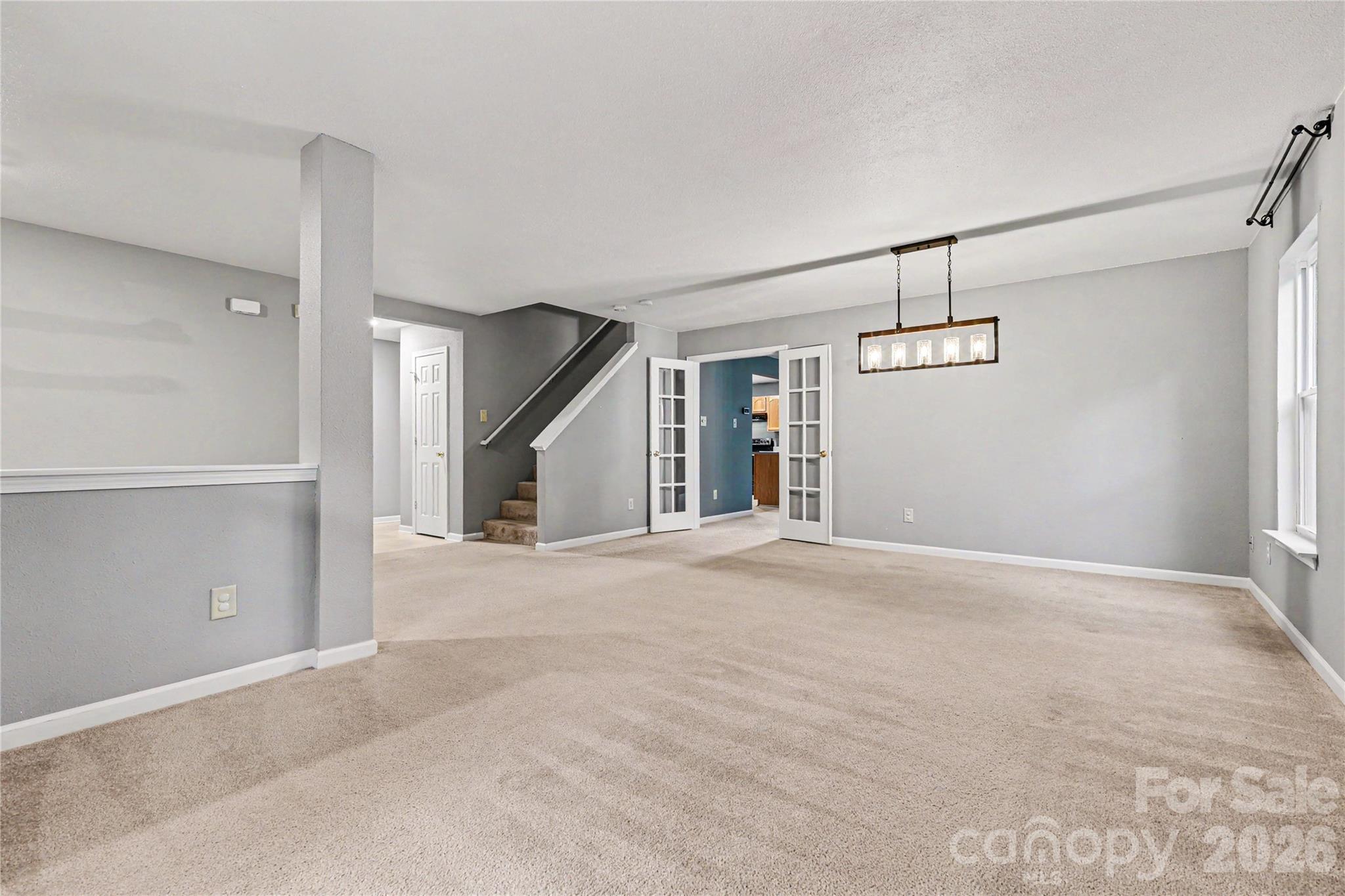 3800 Shasta Circle — Clover