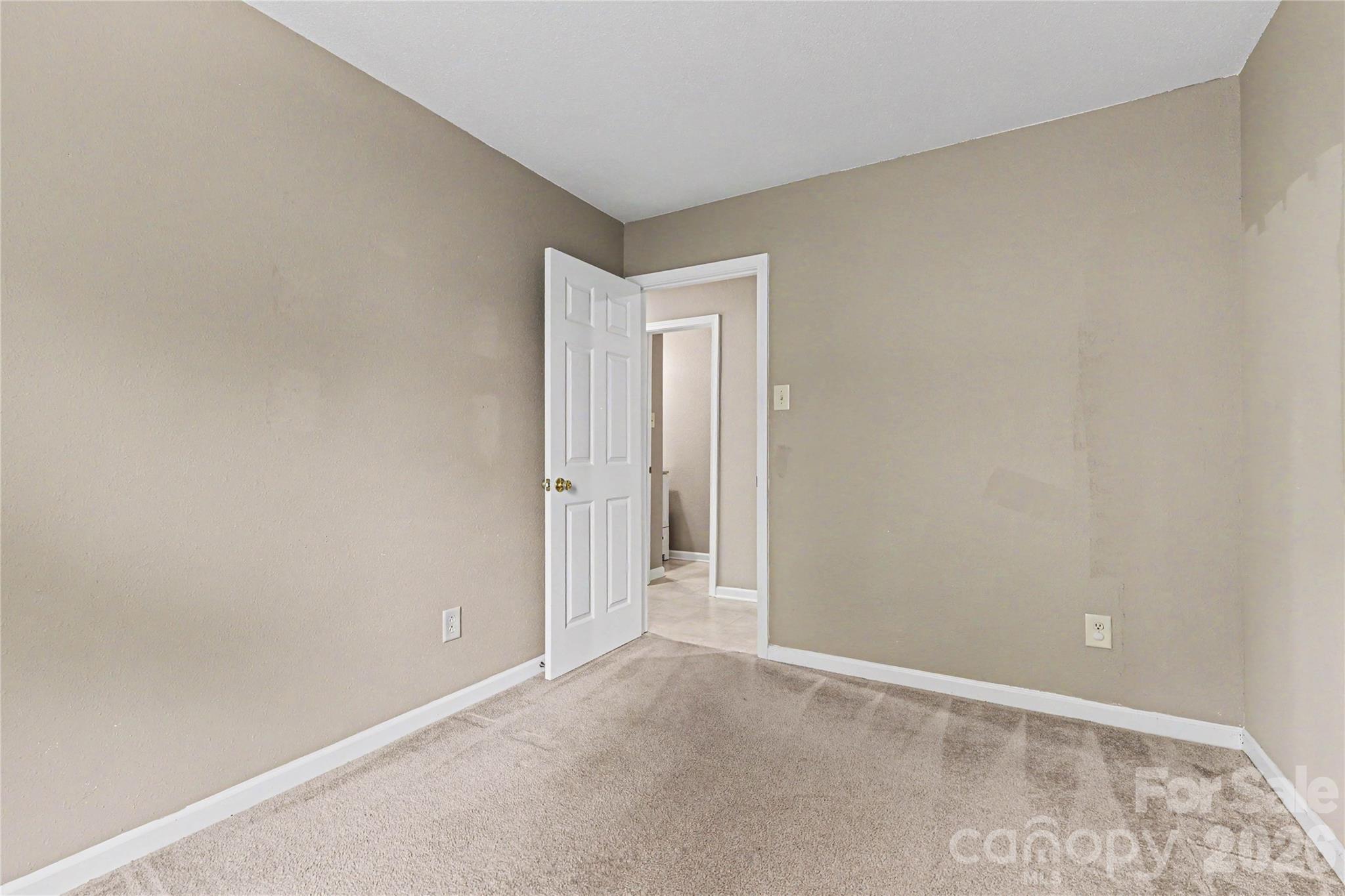 3800 Shasta Circle — Clover