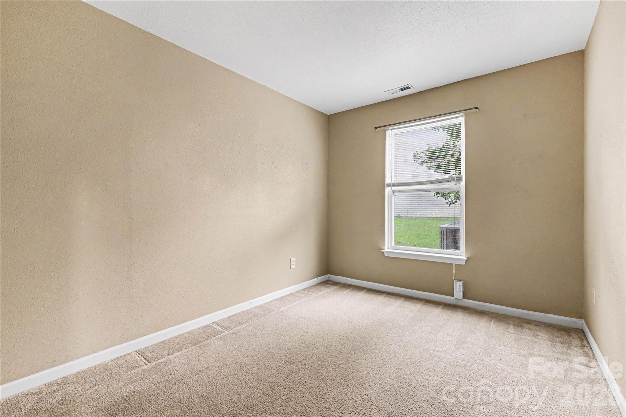 3800 Shasta Circle — Clover