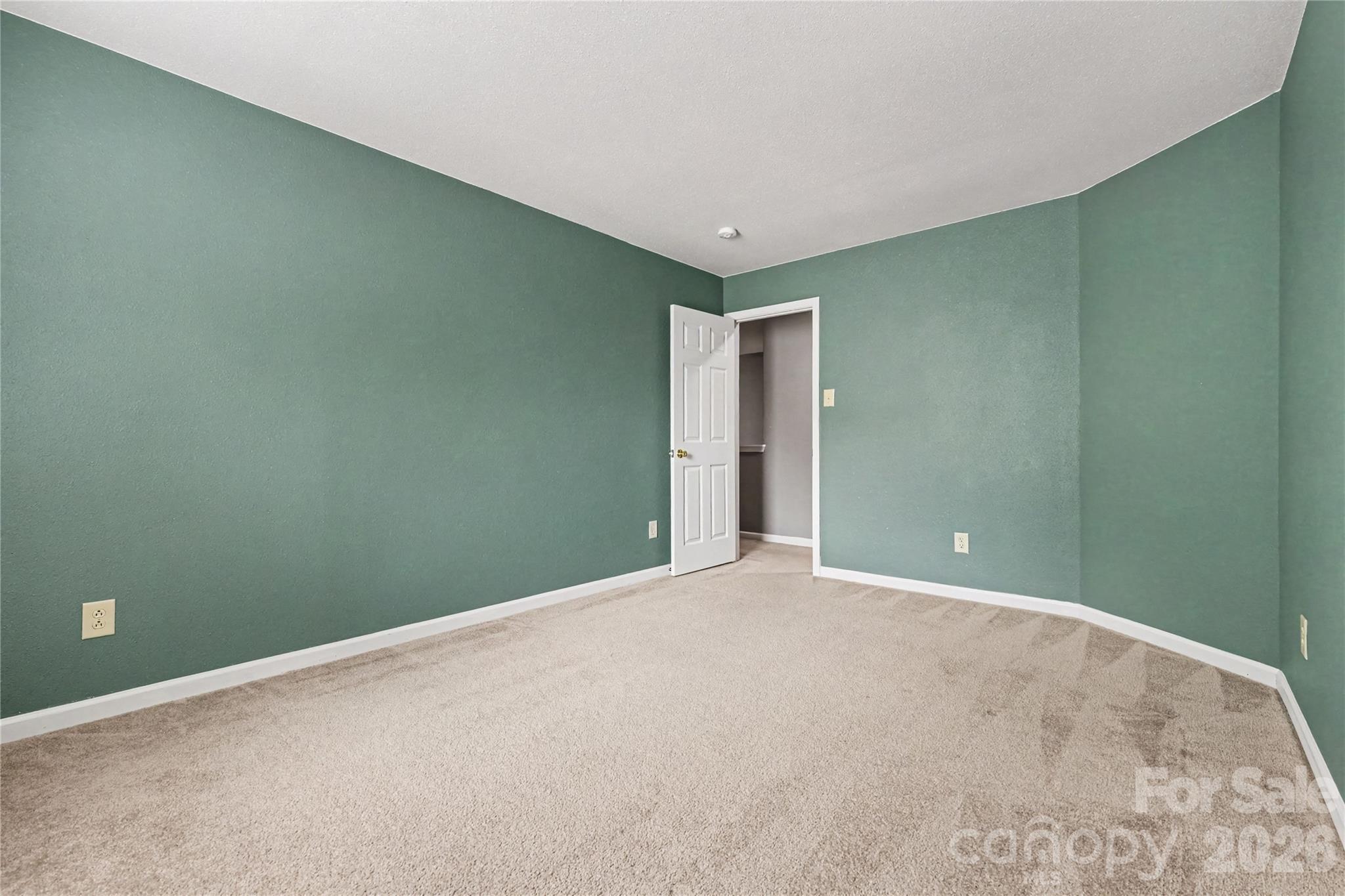 3800 Shasta Circle — Clover