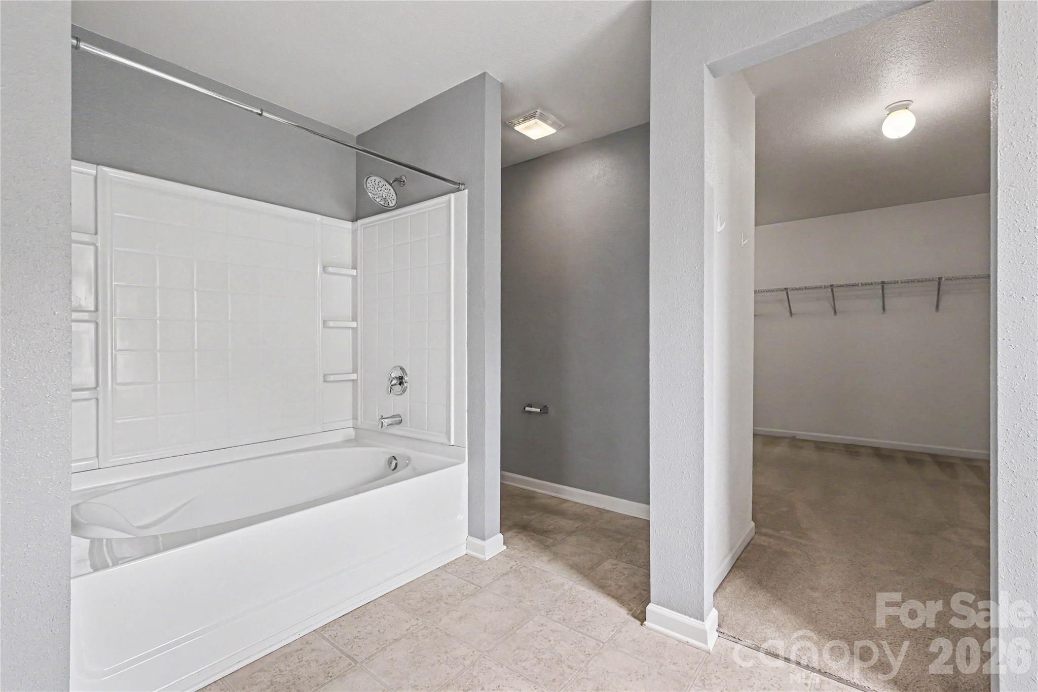 3800 Shasta Circle — Clover
