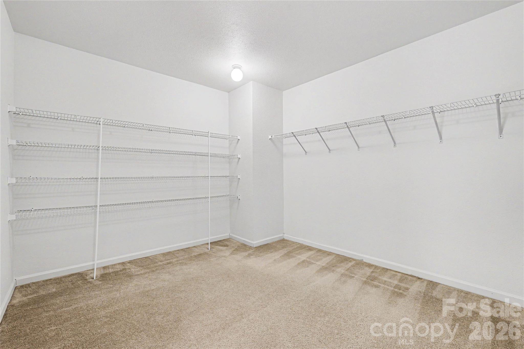 3800 Shasta Circle — Clover